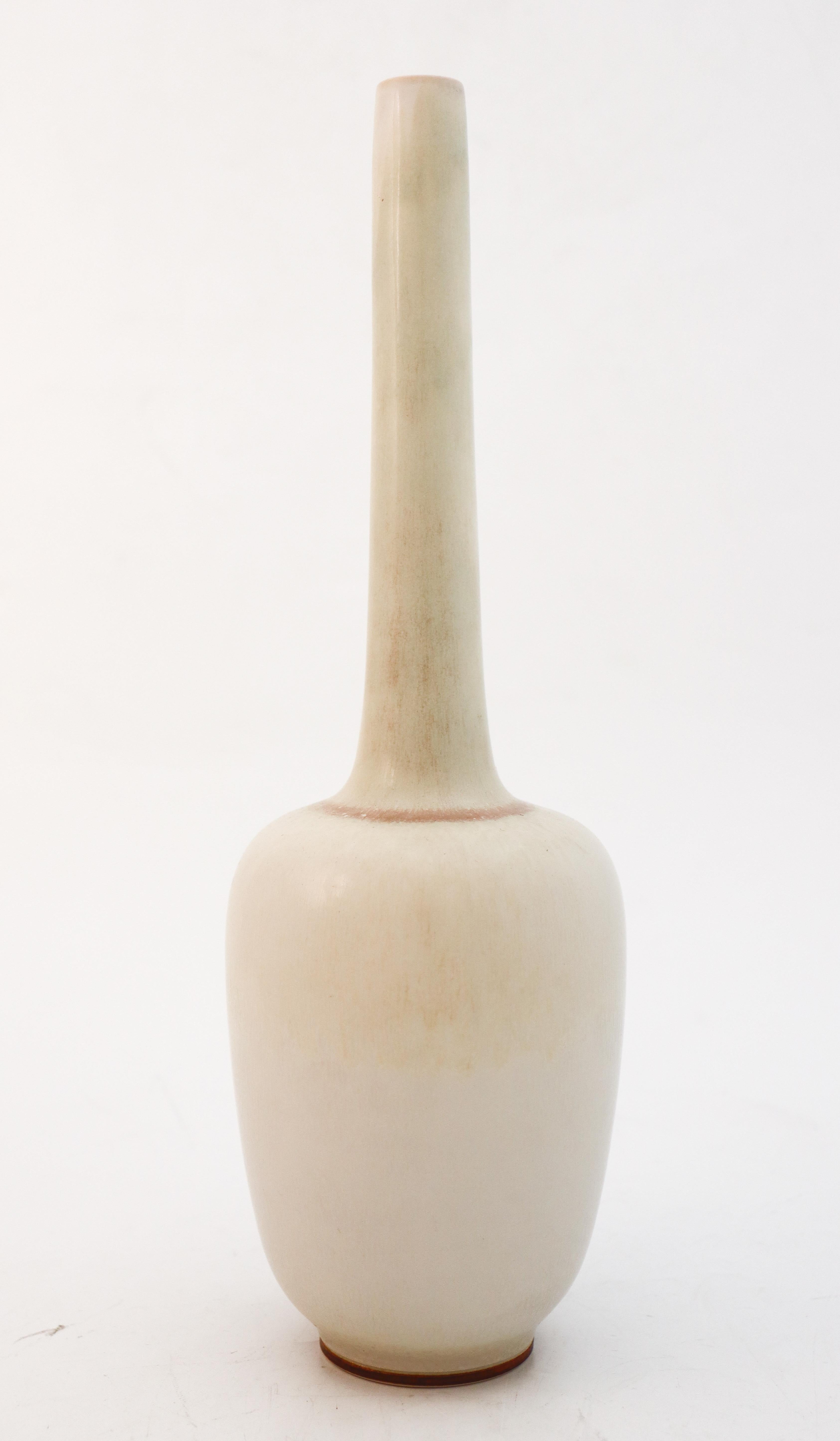 Scandinavian Modern White /Creme Stoneware Vase, Berndt Friberg, Gustavsberg