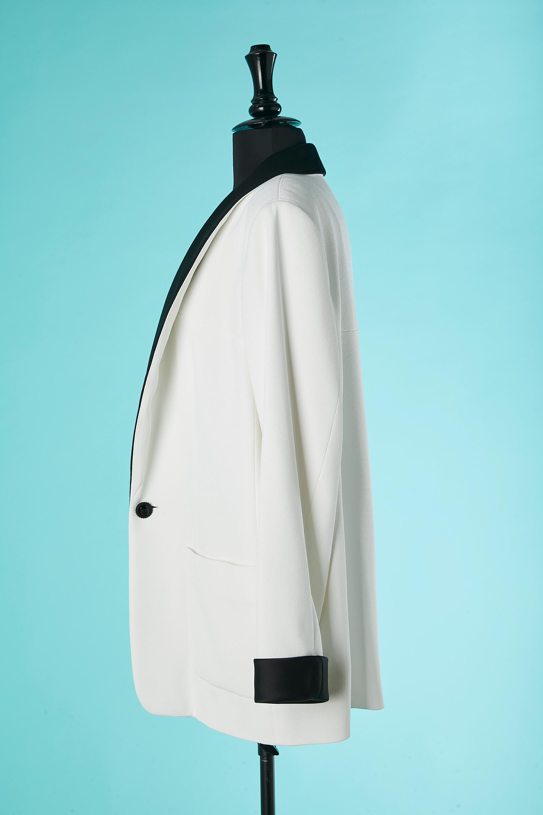 White crepe tuxedo jacket with black satin collar CHANEL New with tag  For Sale 2