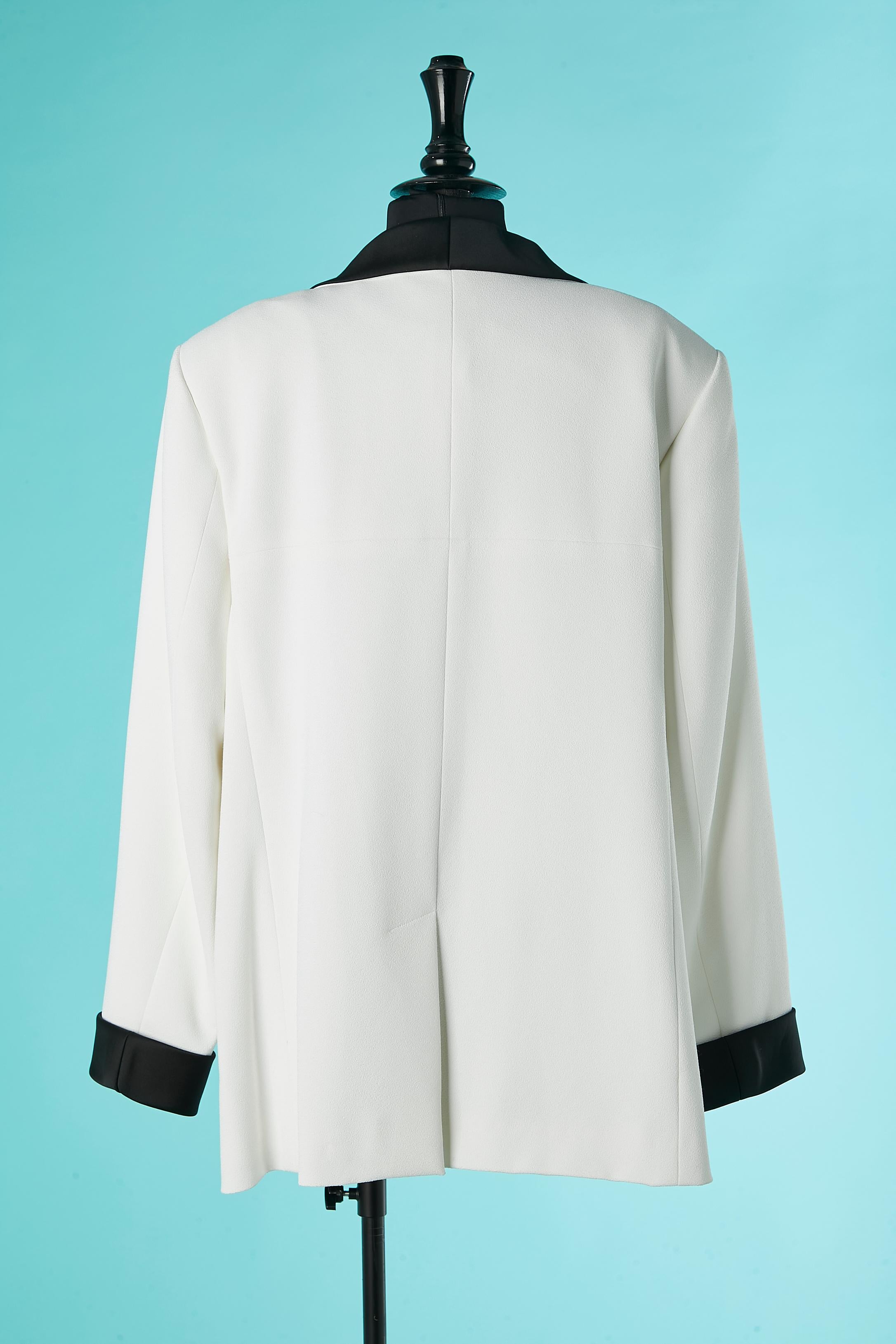 White crepe tuxedo jacket with black satin collar CHANEL New with tag  For Sale 3