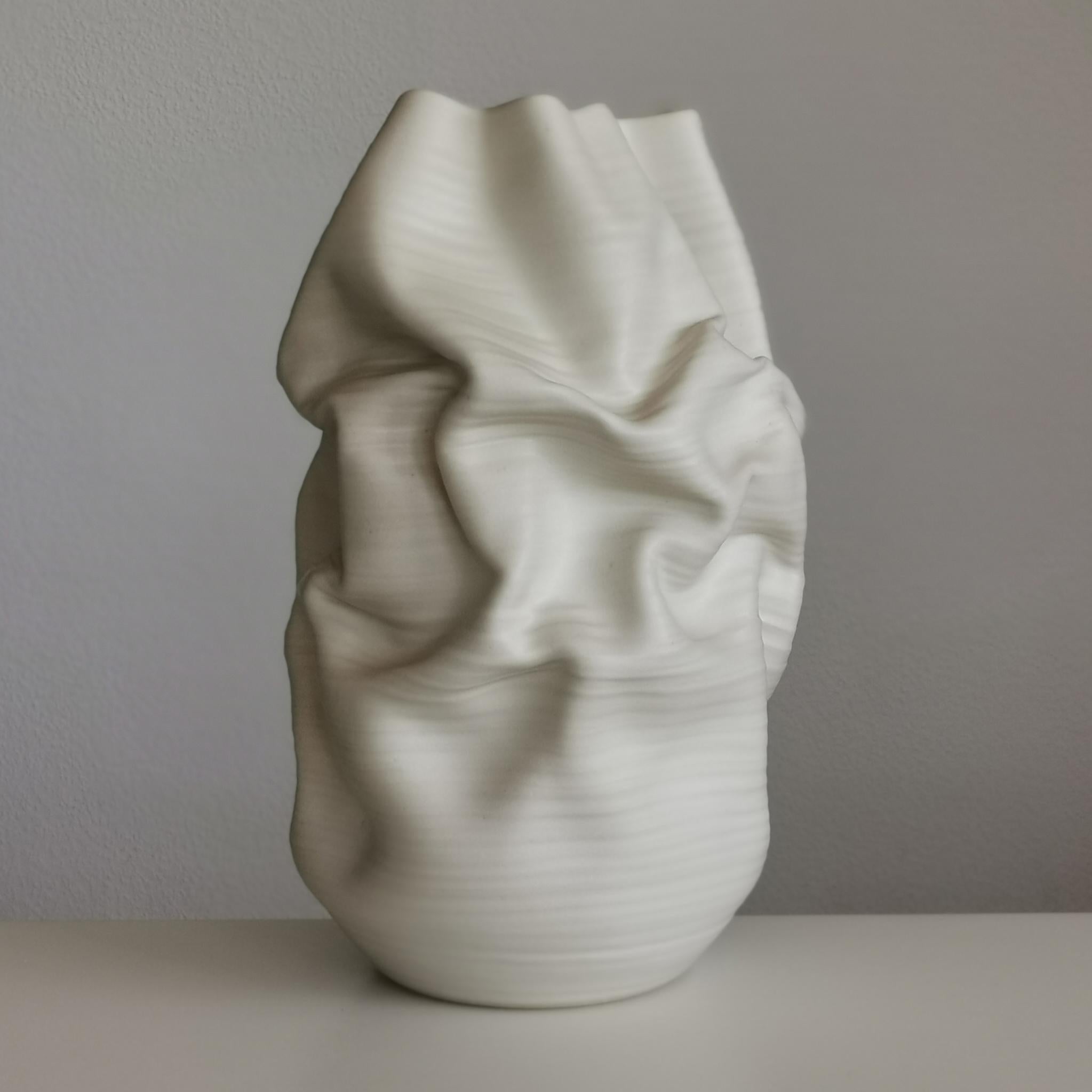 White Crumpled Form No 37, Ceramic Vessel by Nicholas Arroyave-Portela In New Condition In London, GB