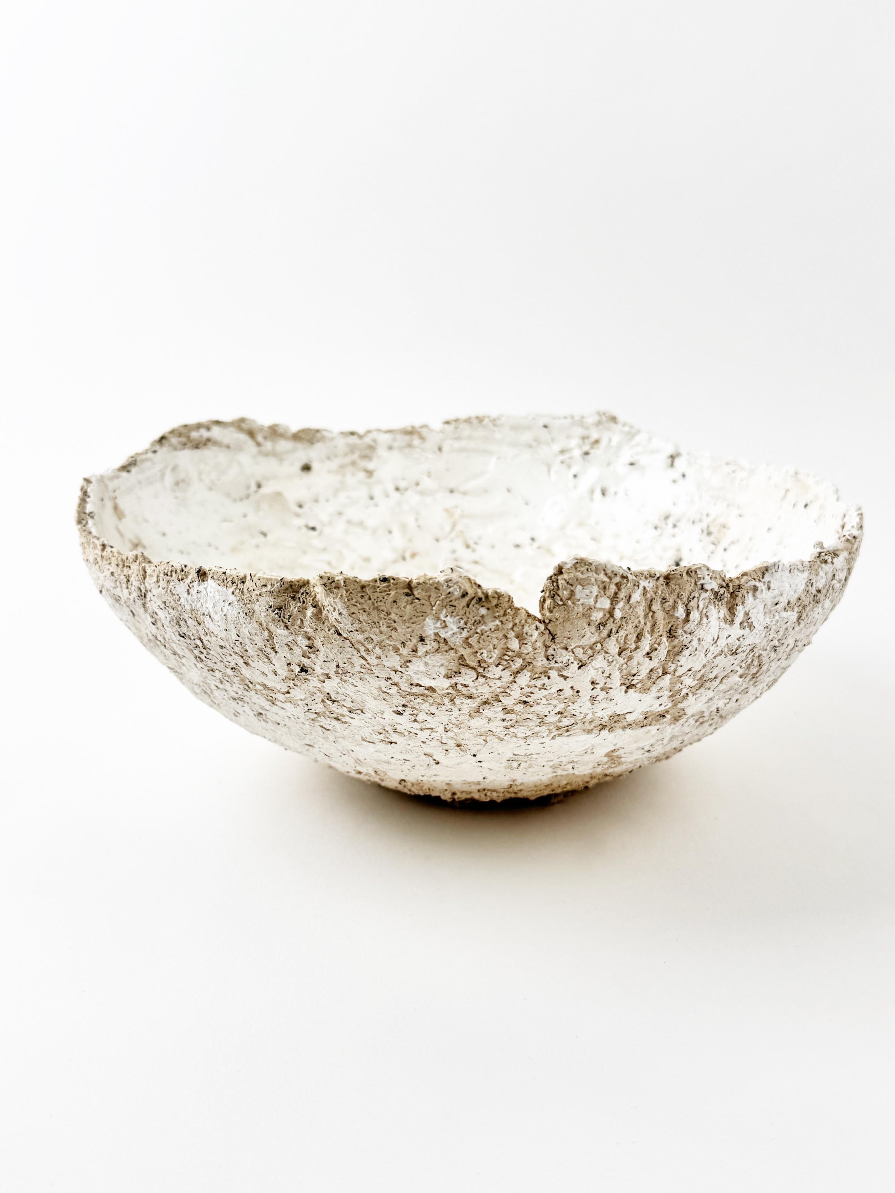 Cuenco de cerámica orgánica - Pieza Wabi-Sabi de textura terrosa hecha a mano Báltico en venta