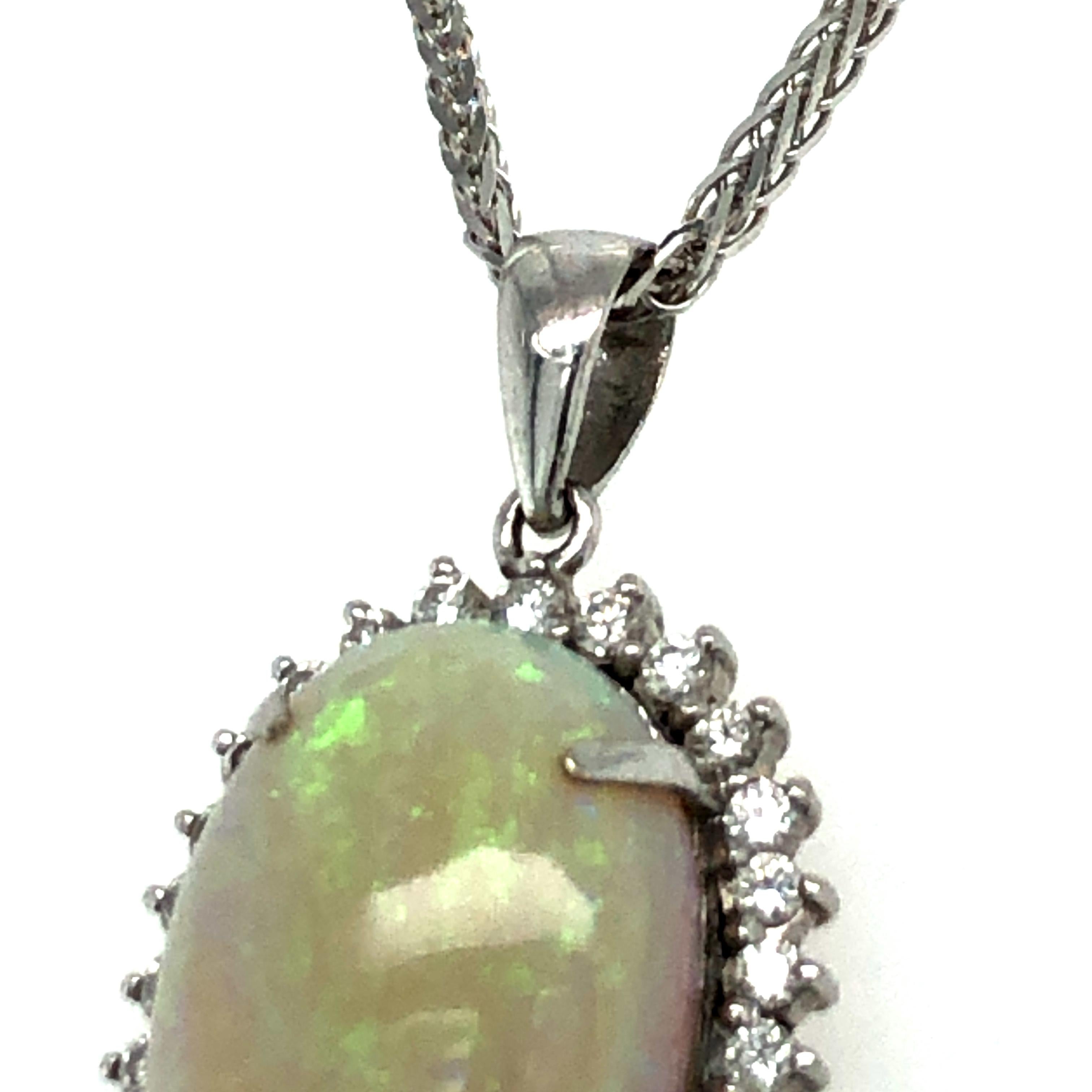 White Crystal Opal and Diamond Pendant Necklace in White Gold In Good Condition In Lucerne, CH