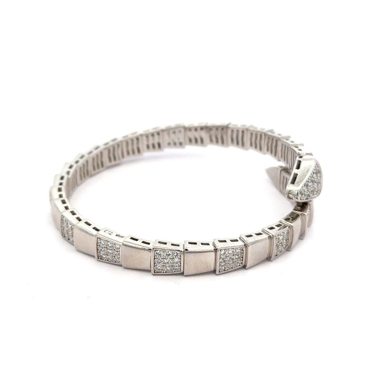 Bracciale d'argento con bracciale a fascia ispirato al serpente con zirconia cubica bianca Regalo per lei In condizioni Nuovo in vendita a New York, NY