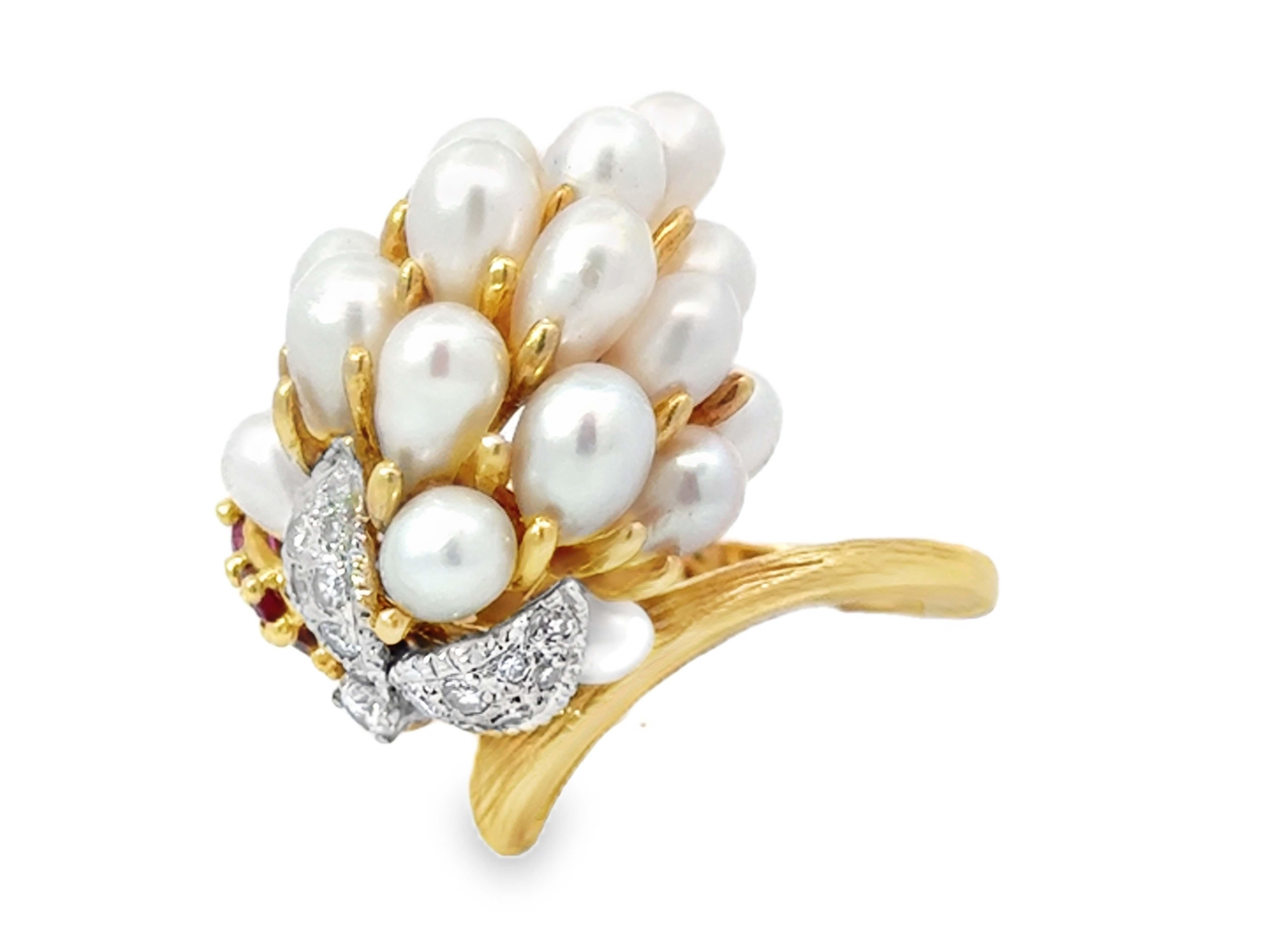 White Cultured Pearl Cluster Diamond and Ruby Ring 18k Yellow Gold In Excellent Condition For Sale In Honolulu, HI