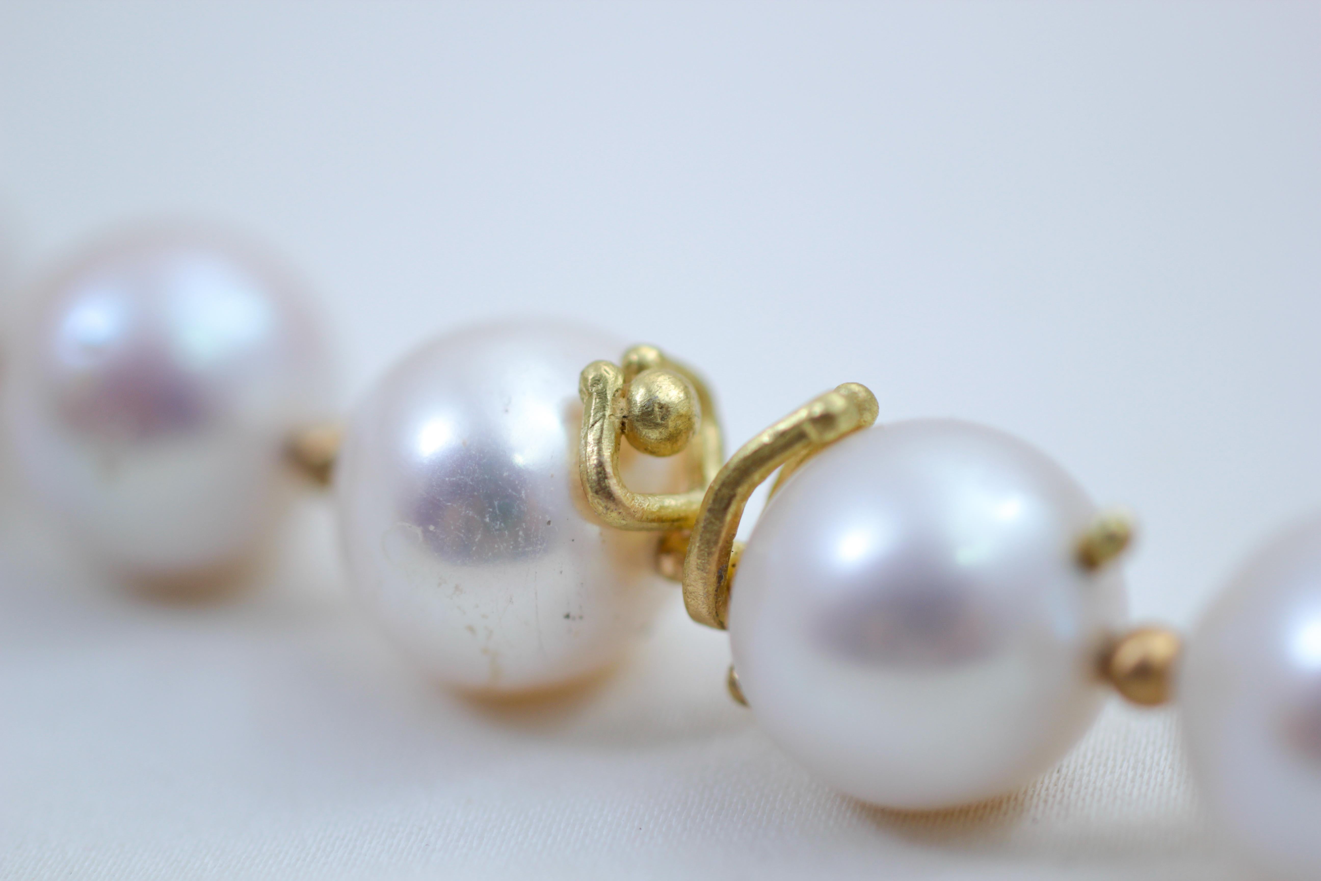 Weiße Zuchtperlen 18K Gold Perlen Choker Halskette im Zustand „Neu“ im Angebot in New York, NY