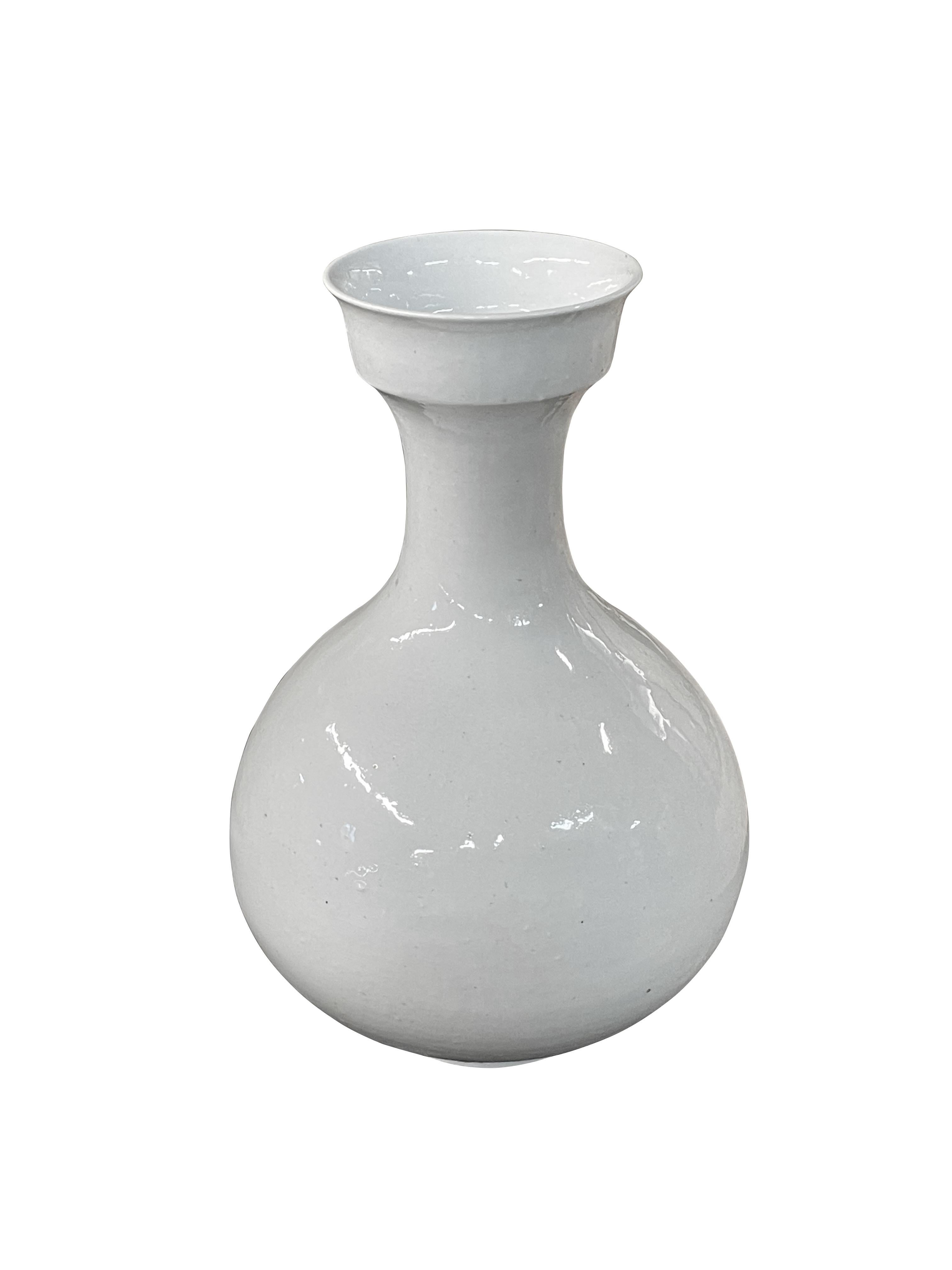 Chinese White Cup Shape Top Shape Vase, China, Contemporary