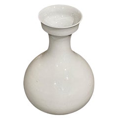 White Cup Shape Top Shape Vase, China, Contemporary