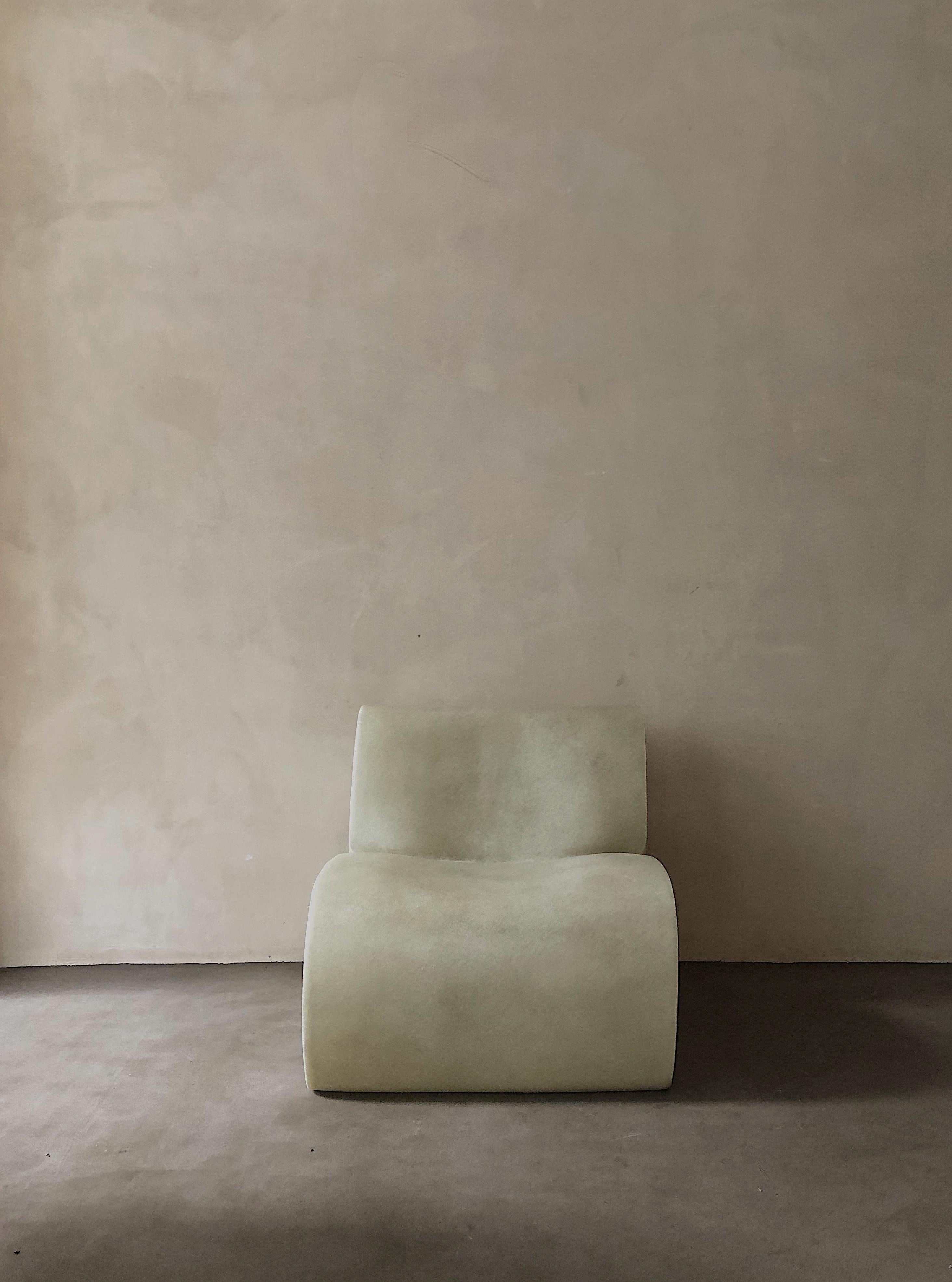 Chaise longue curl up blanche de kar
Matériaux : PRF.
Dimensions : 63 x 84 x 66 cm : 63 x 84 x 66 cm.

*Cette pièce peut être utilisée à l'extérieur.

Il se forme en position Up&Up, décontracté en attendant d'être retenu. Le côté conçu comme une