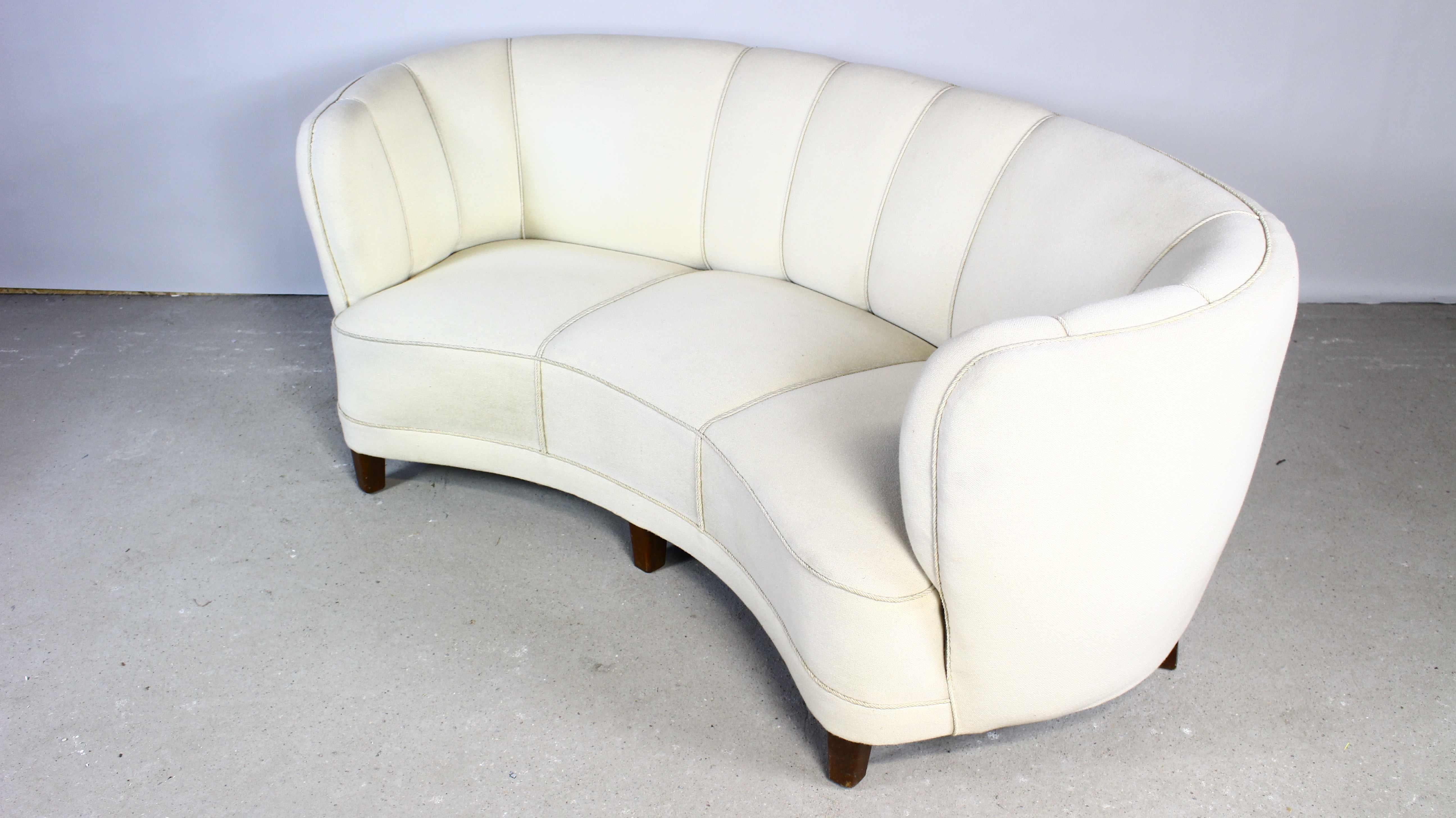 White Curved Banana Sofa, Denmark 1950s For Sale 9