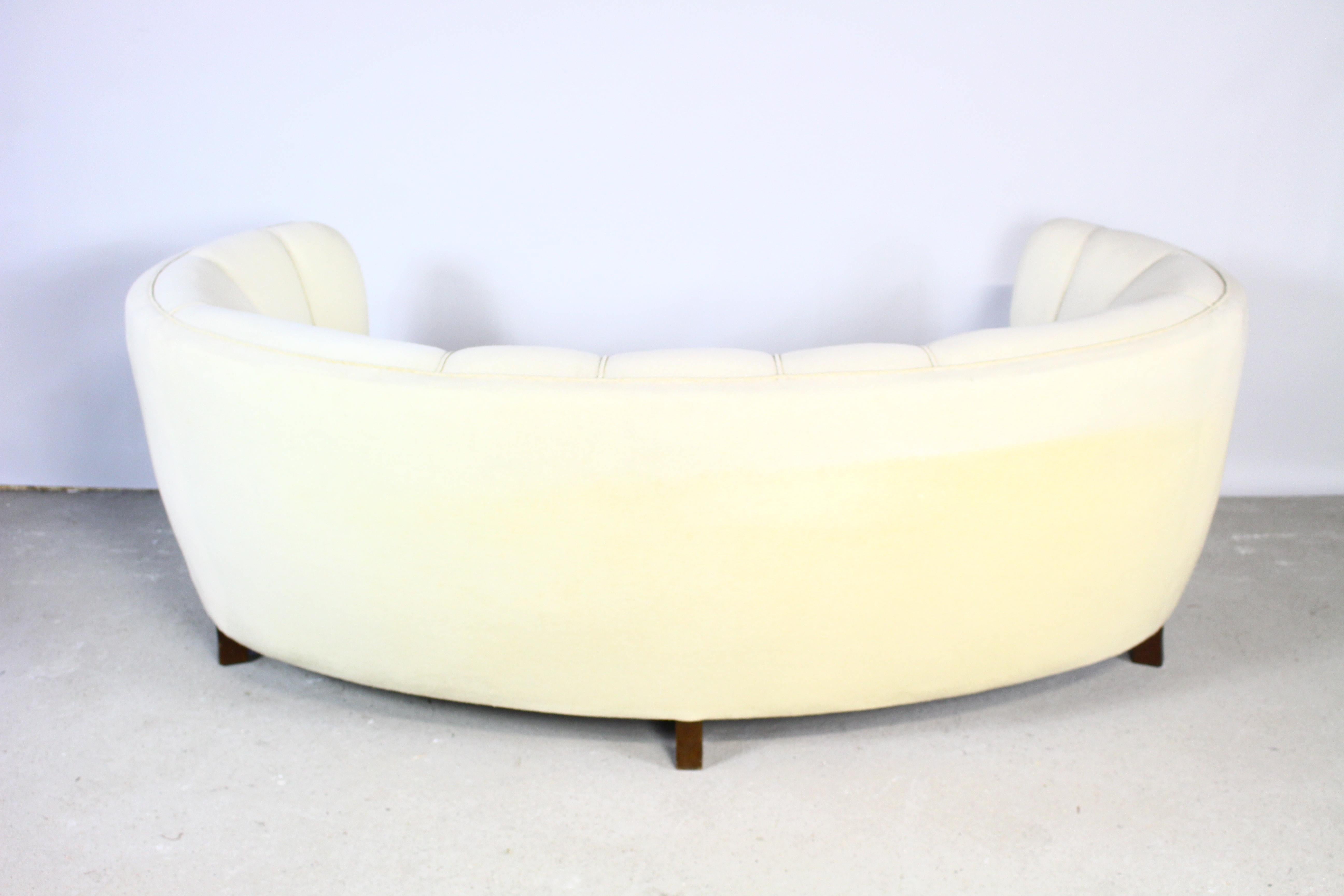 White Curved Banana Sofa, Denmark 1950s For Sale 12
