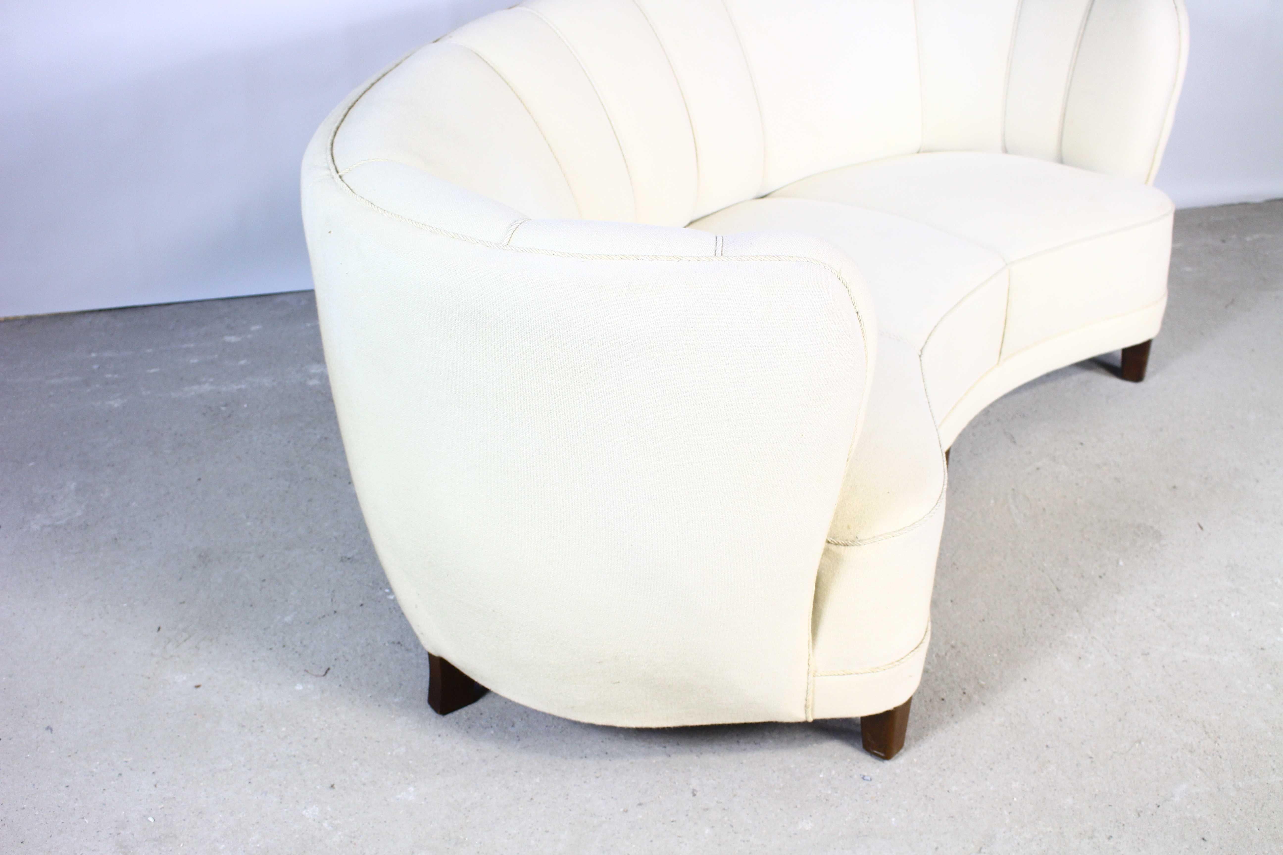 Mid-Century Modern White Curved Banana Sofa, Denmark 1950s For Sale