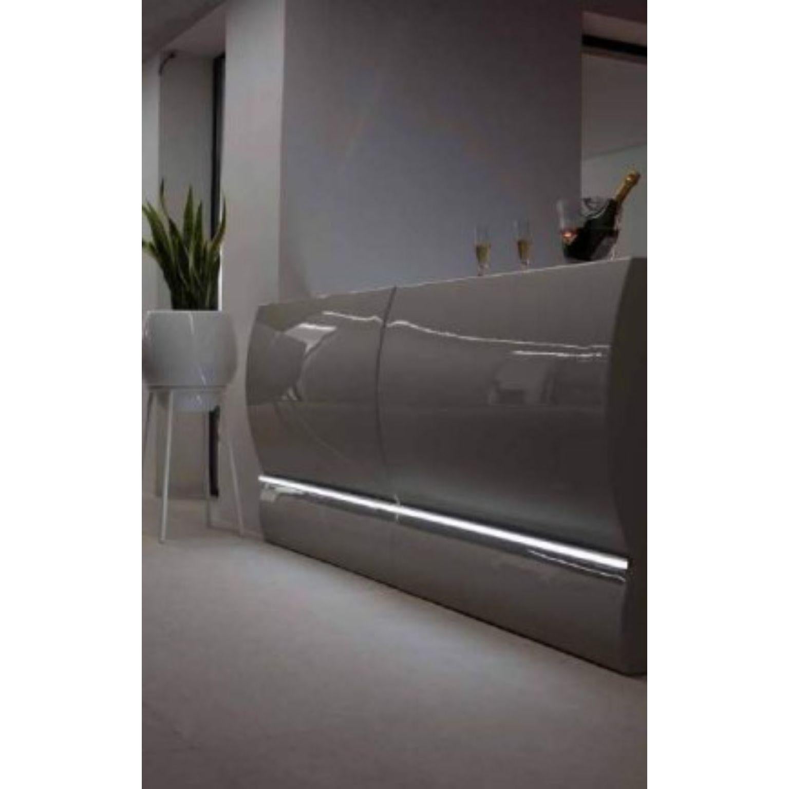 White Curved Lace Bar by Mowee For Sale 1