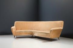 White Curved Sofa by I.S.A. Bergamo, Italy, 1950s