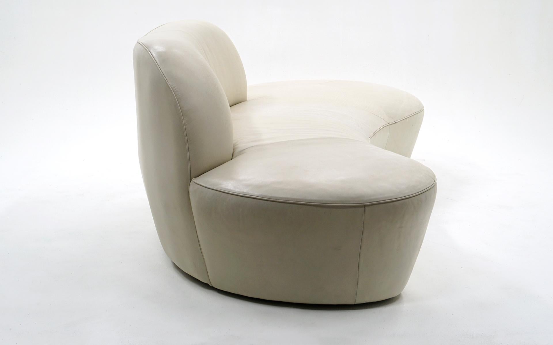 Weißes geschwungenes Zoe Cloud-Sofa in Weiß von Vladimir Kagan für American Leather. Unterschrieben. (amerikanisch) im Angebot