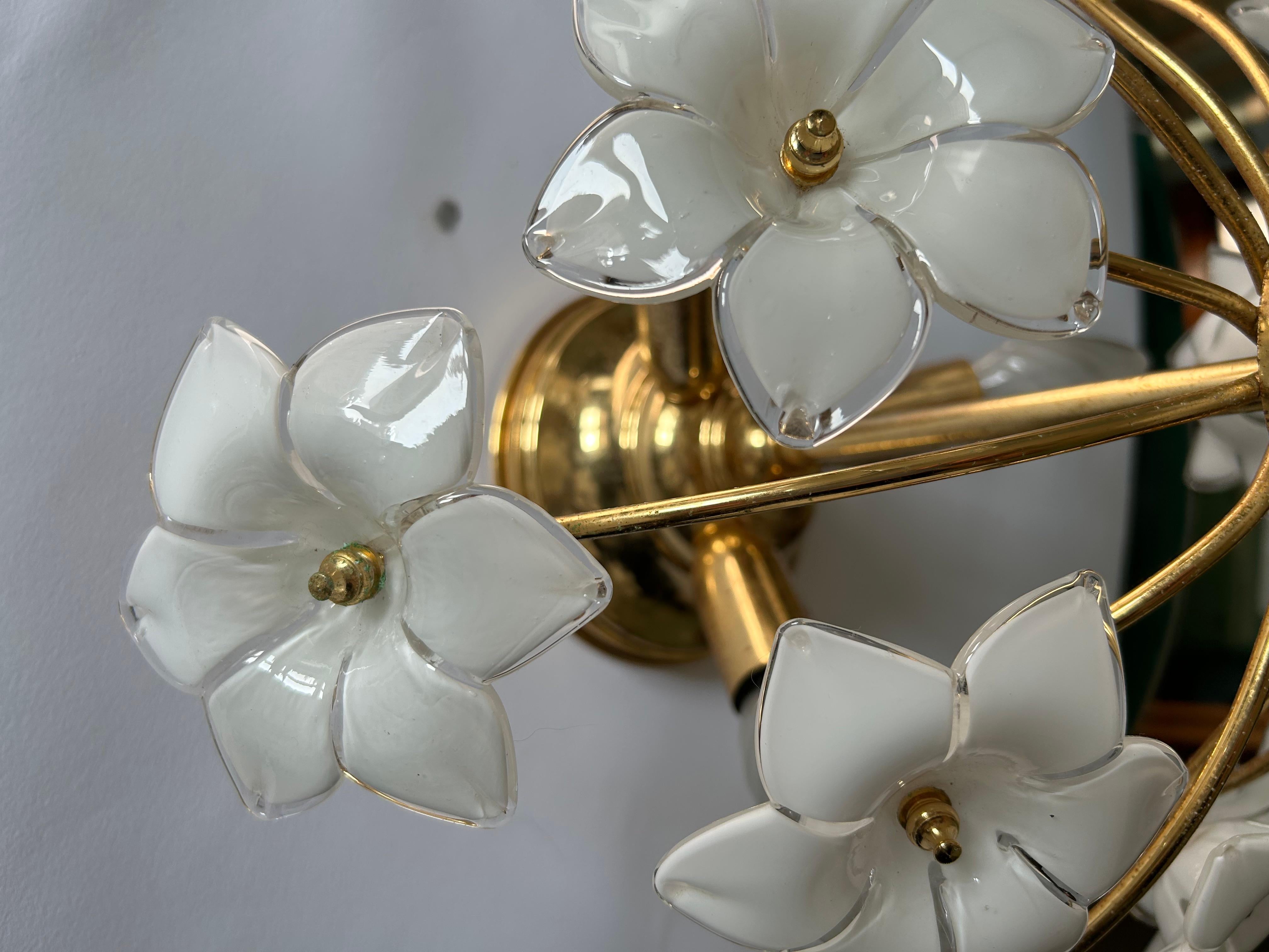 White Daisies, Murano Ceiling Light, 1980's For Sale 5