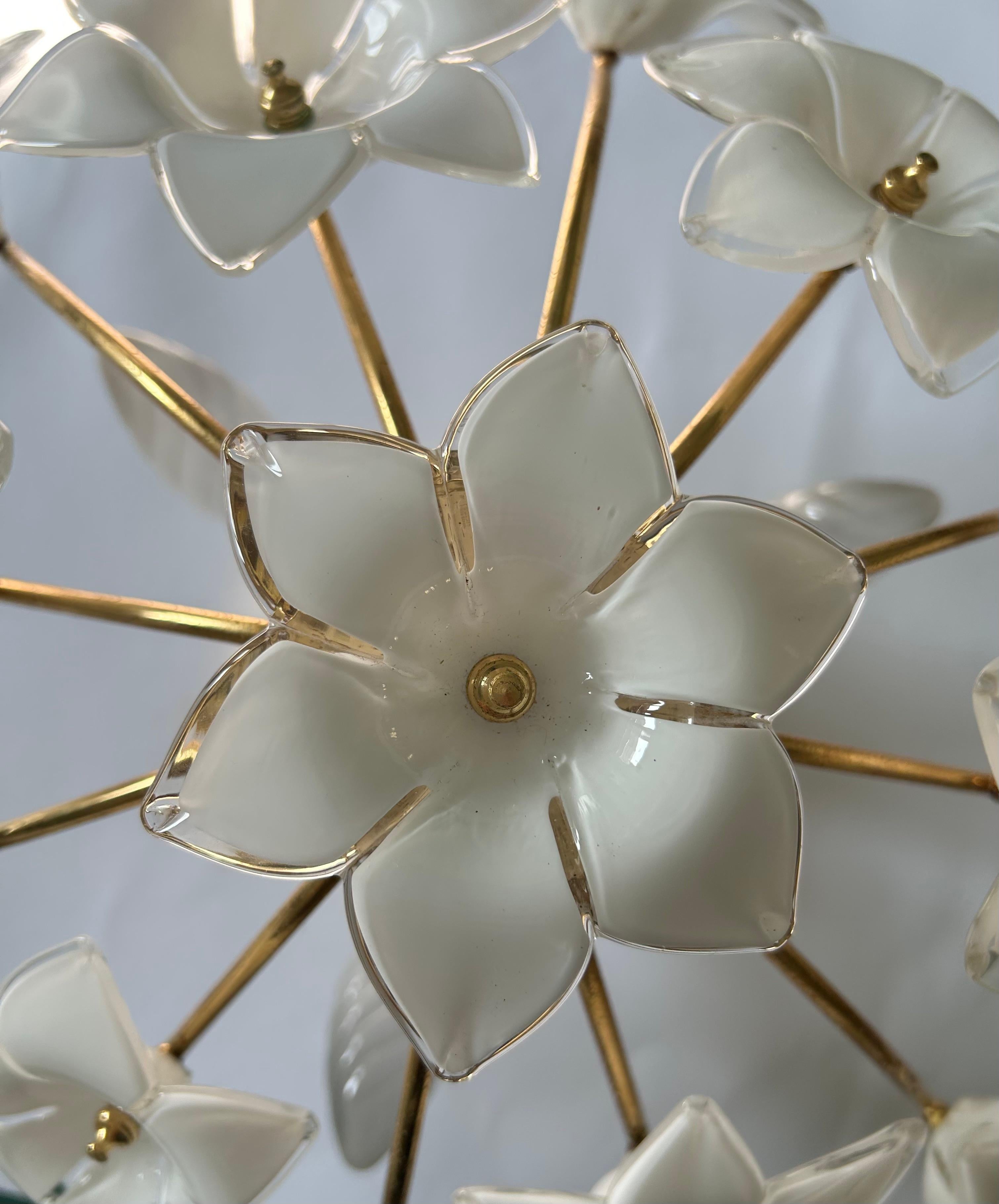 Late 20th Century White Daisies, Murano Ceiling Light, 1980's For Sale