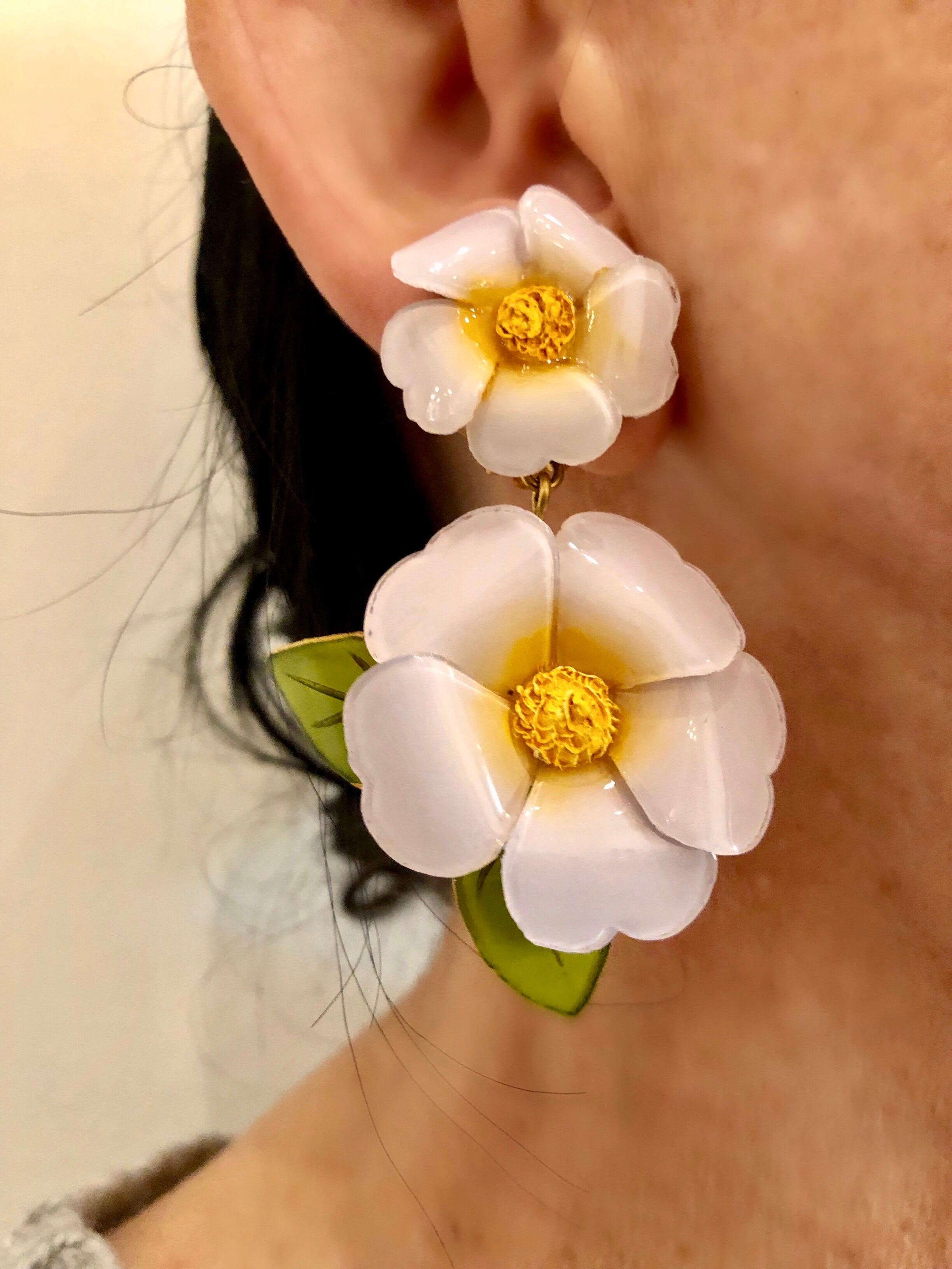 Contemporary Artisan White Daisy Flower Statement Earrings  1