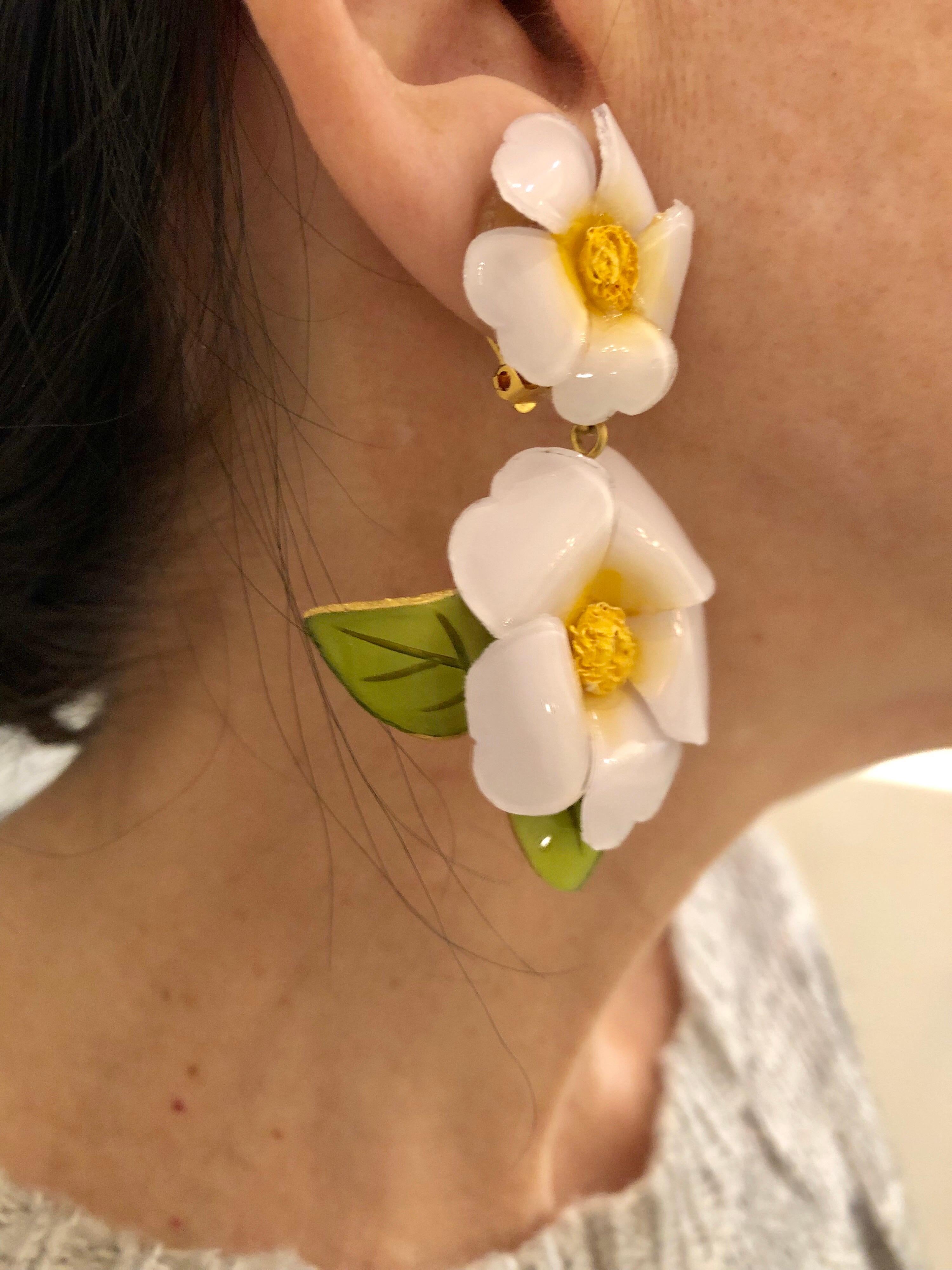 Contemporary Artisan White Daisy Flower Statement Earrings  2