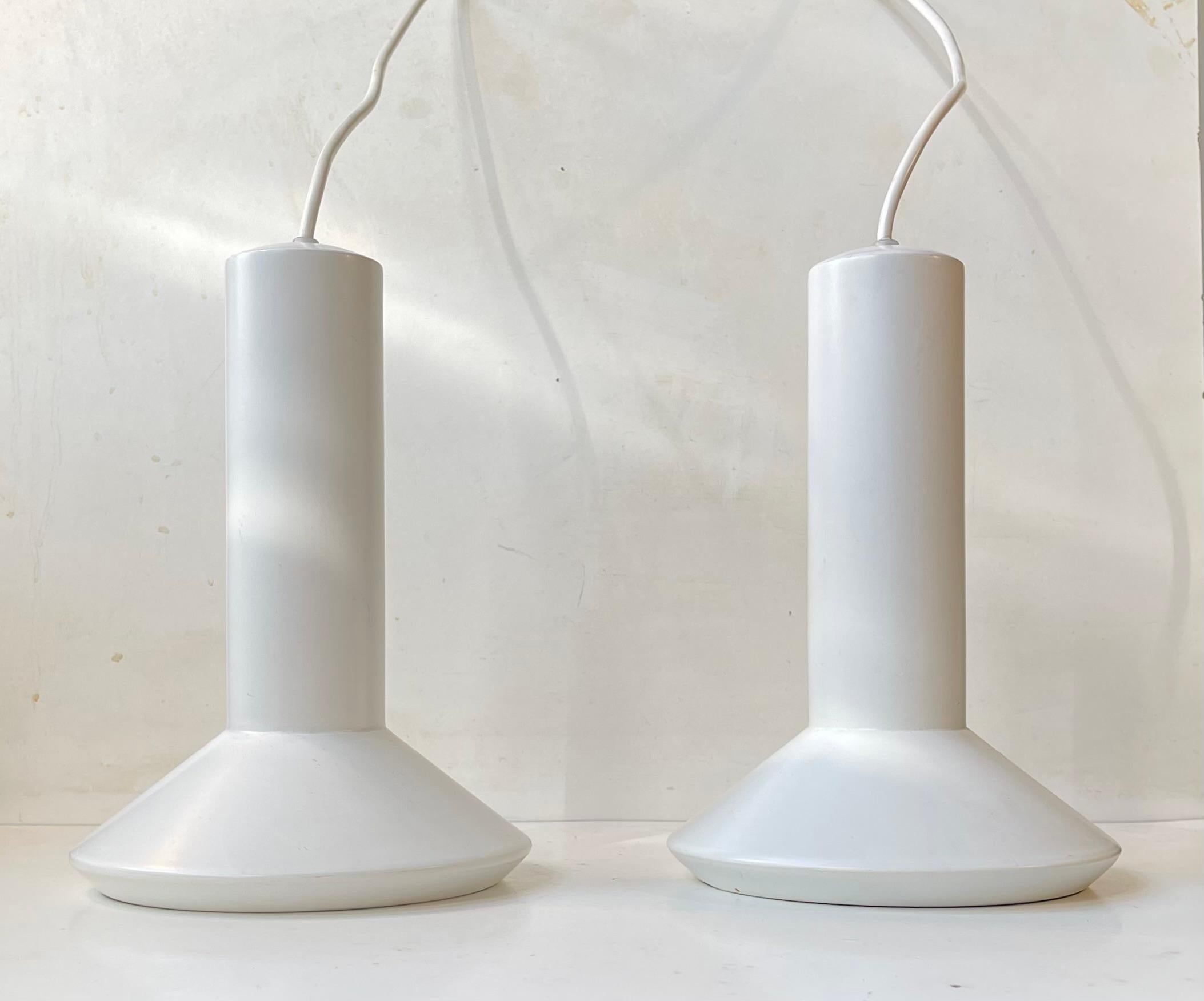Verniciatura a polvere Lampade da soffitto danesi bianche di Sidse Werner per Holmegaard, anni '70 in vendita