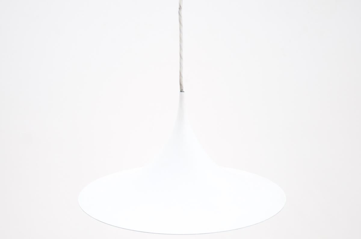 White Danish Pendant Lamp, 1960s In Good Condition For Sale In Chorzów, PL