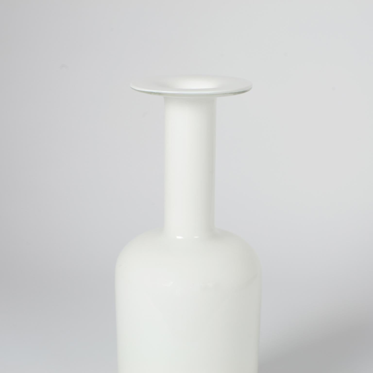Vase danois blanc par Otto Brauer pour Holmegaard, Danemark, années 1960 Bon état - En vente à Saint  Ouen, FR