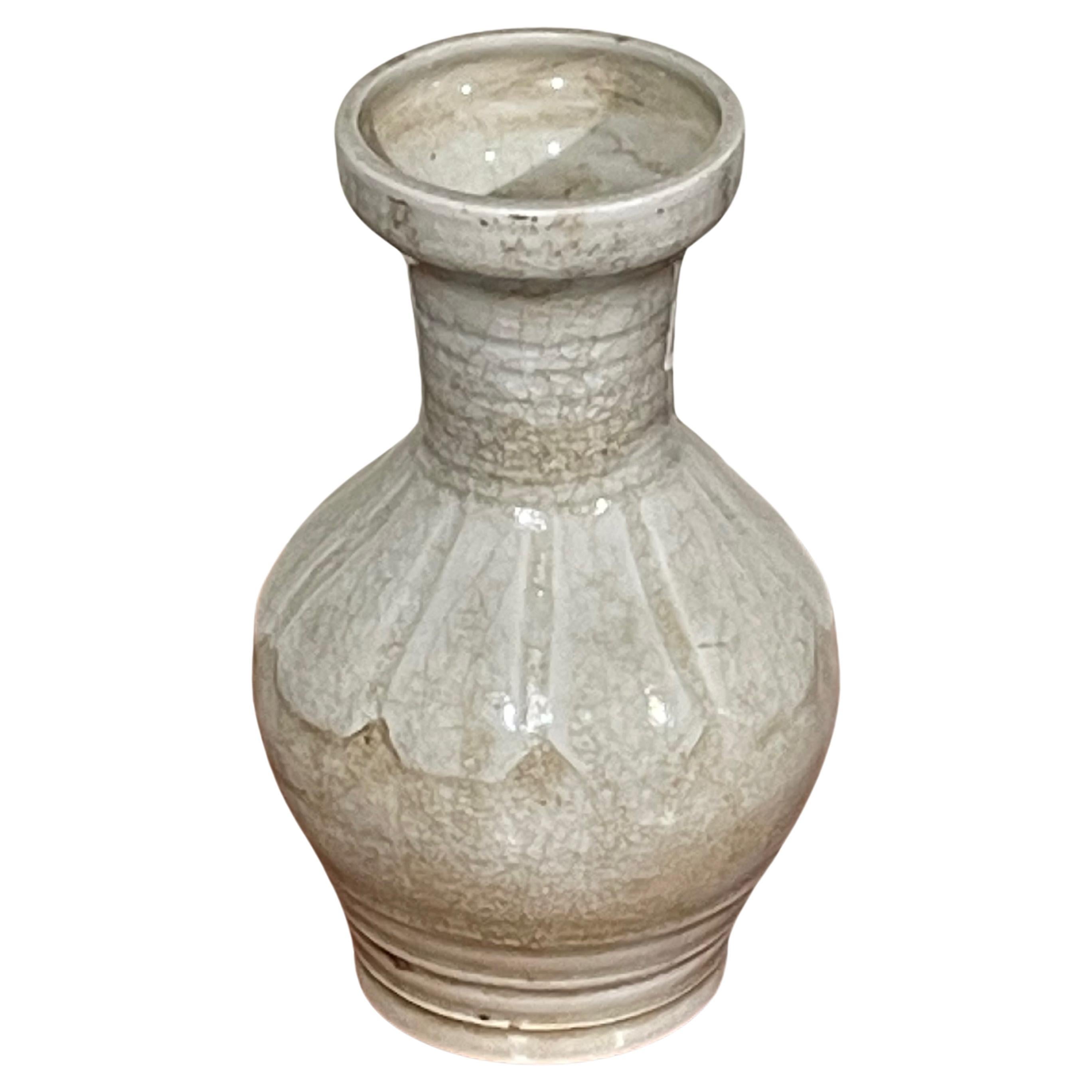 Vase décoratif à motifs blancs, Chine, Contemporary