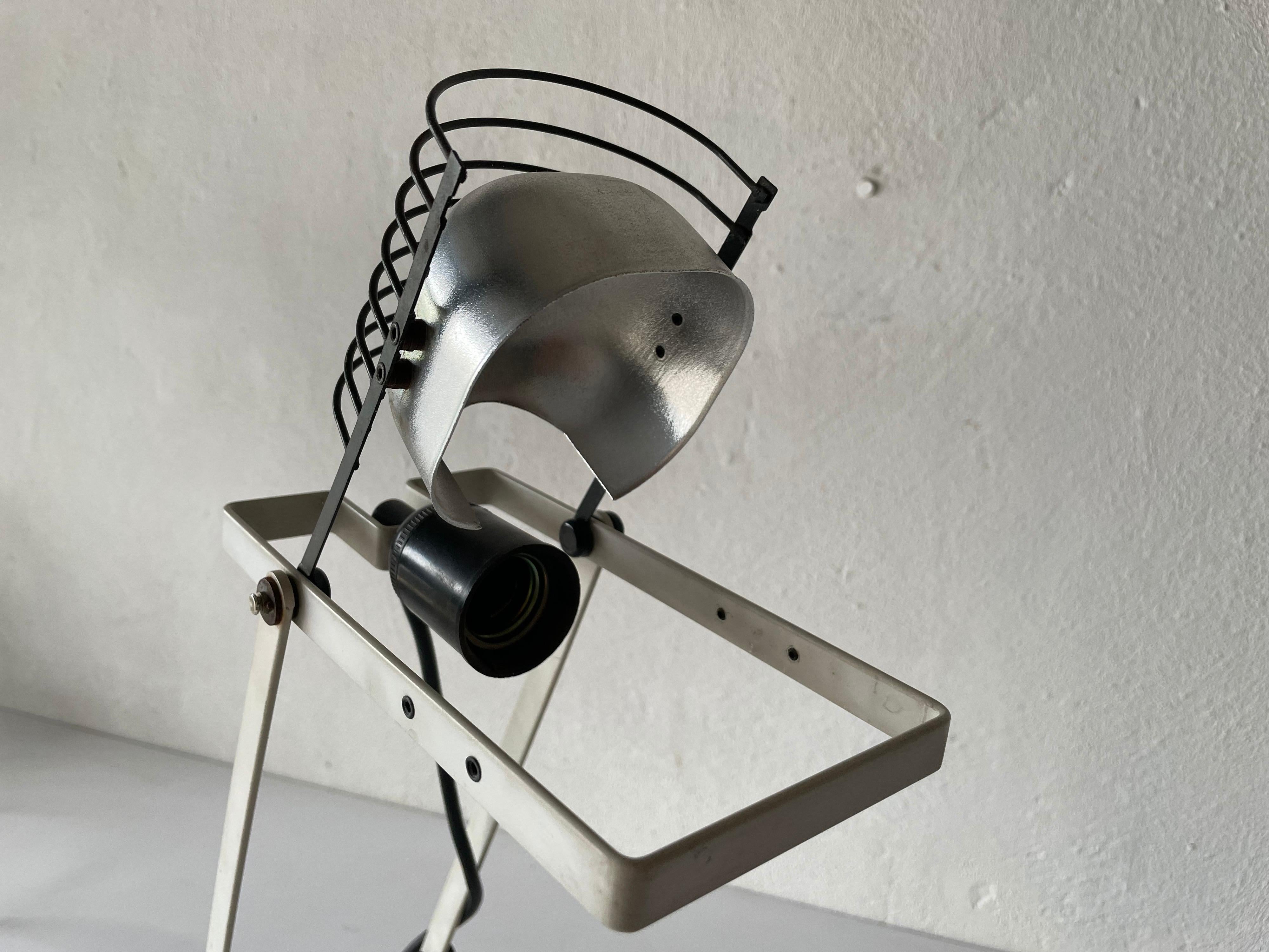 White Desk Lamp by Ernesto Gismondi for Artemide, 1970s, Italy For Sale 2