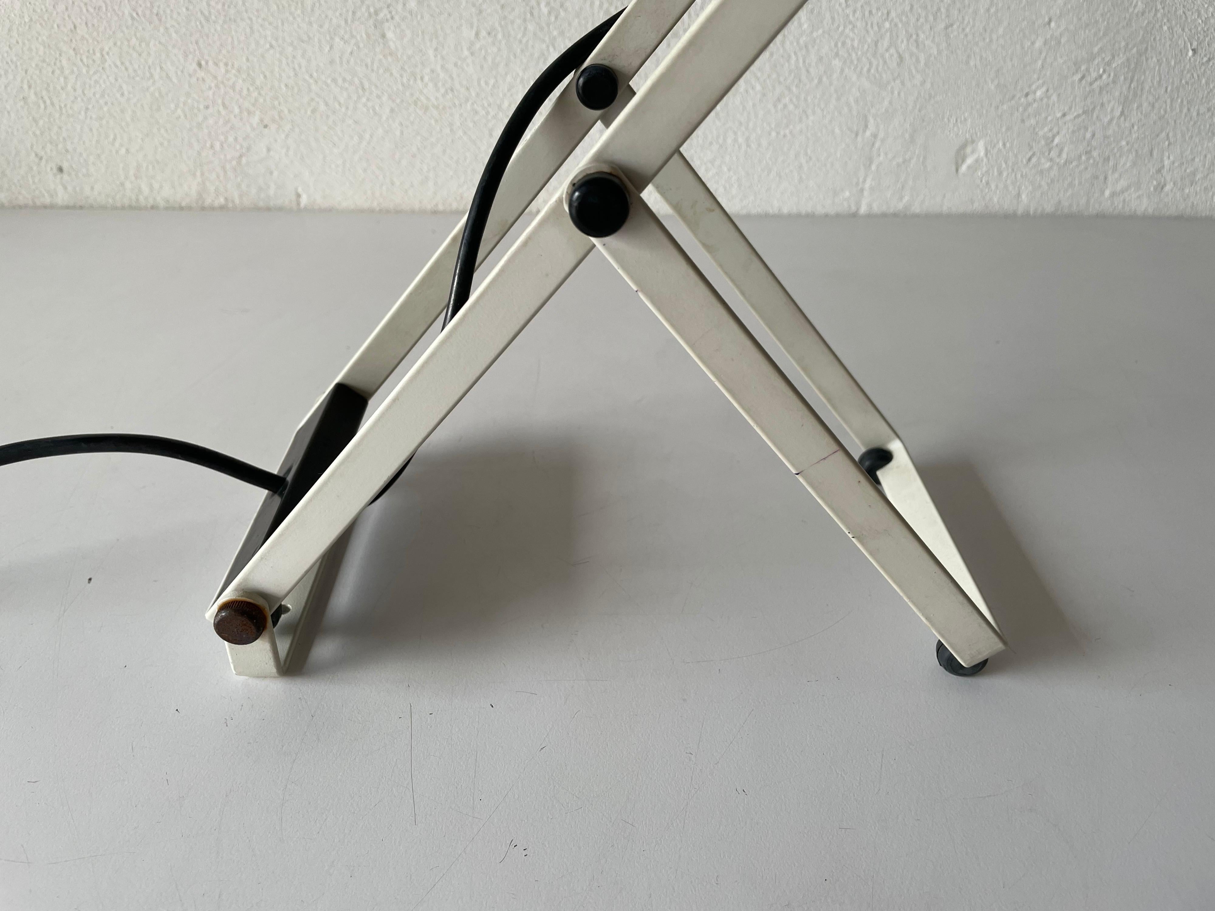 White Desk Lamp by Ernesto Gismondi for Artemide, 1970s, Italy For Sale 3
