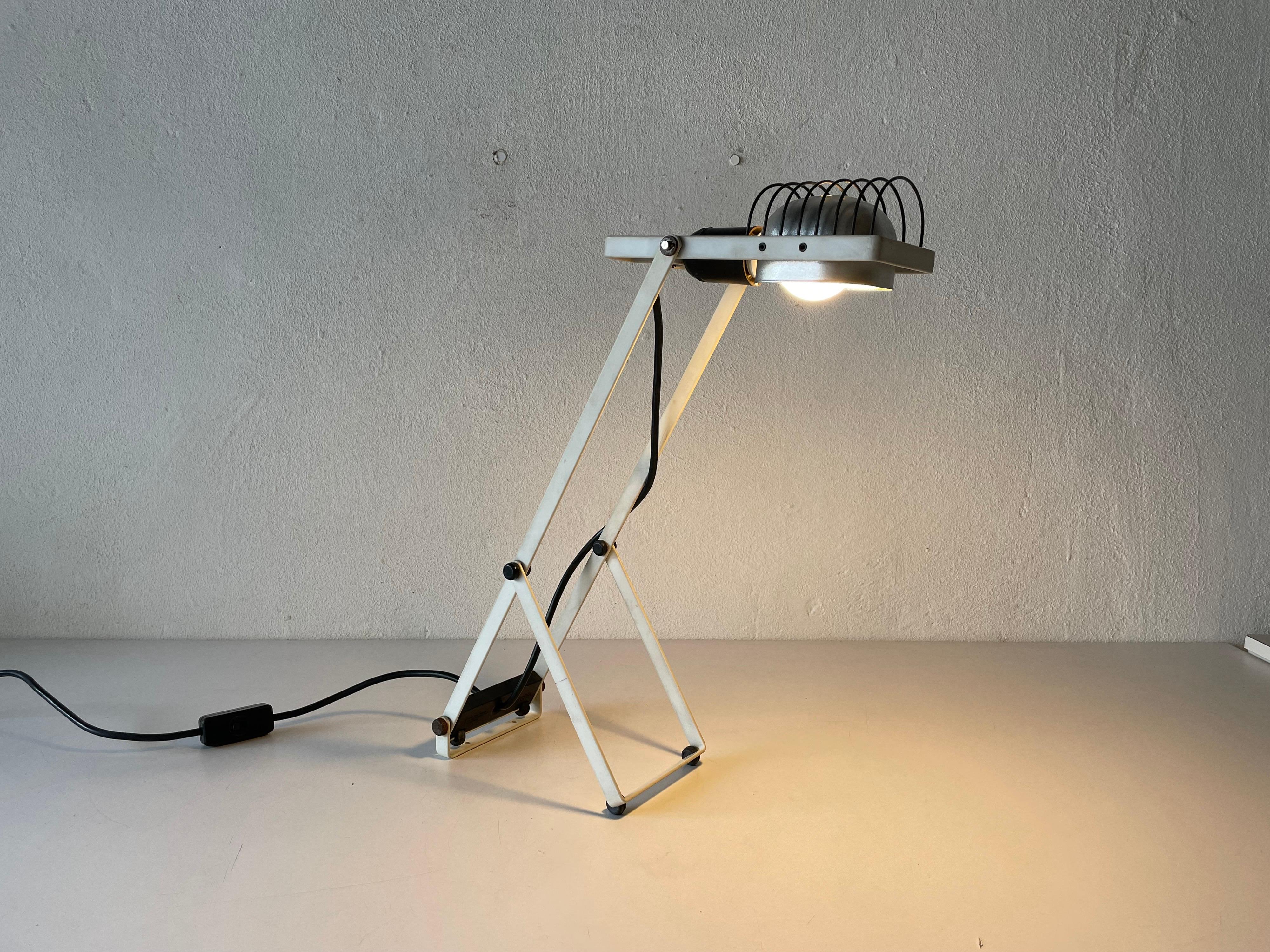 Weiße weiße Schreibtischlampe von Ernesto Gismondi für Artemide, 1970er Jahre, Italien im Angebot 5