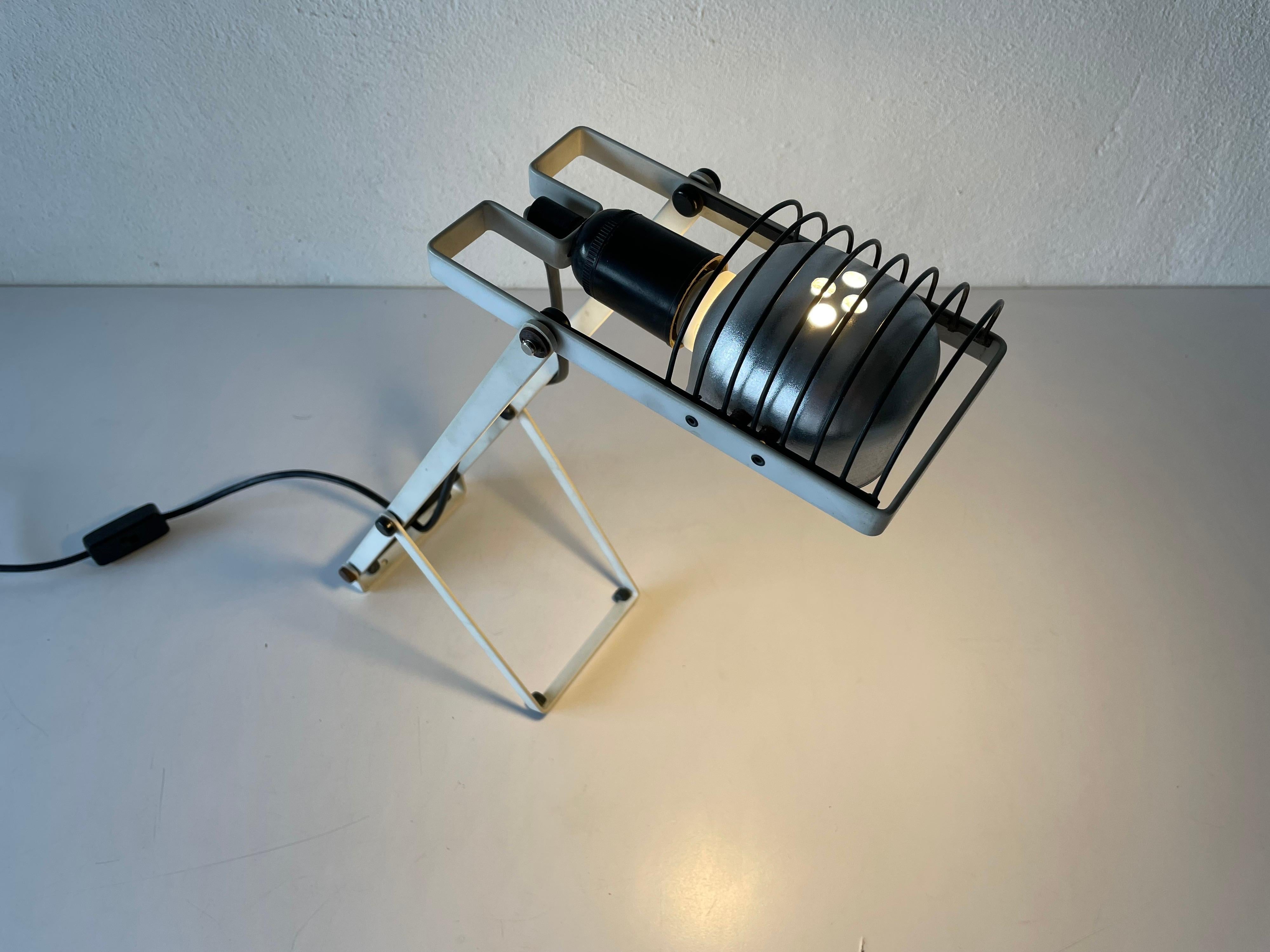 White Desk Lamp by Ernesto Gismondi for Artemide, 1970s, Italy For Sale 9