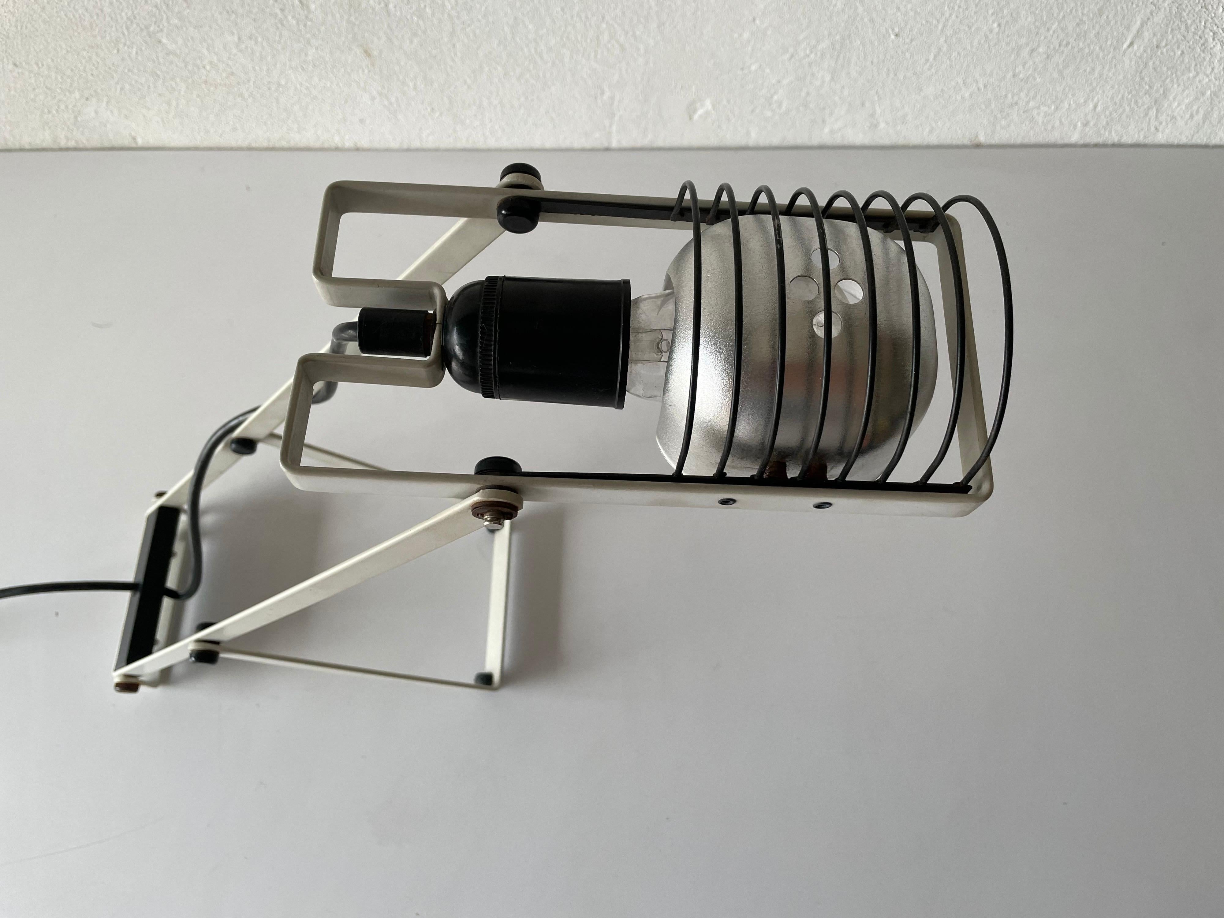 Italian White Desk Lamp by Ernesto Gismondi for Artemide, 1970s, Italy For Sale