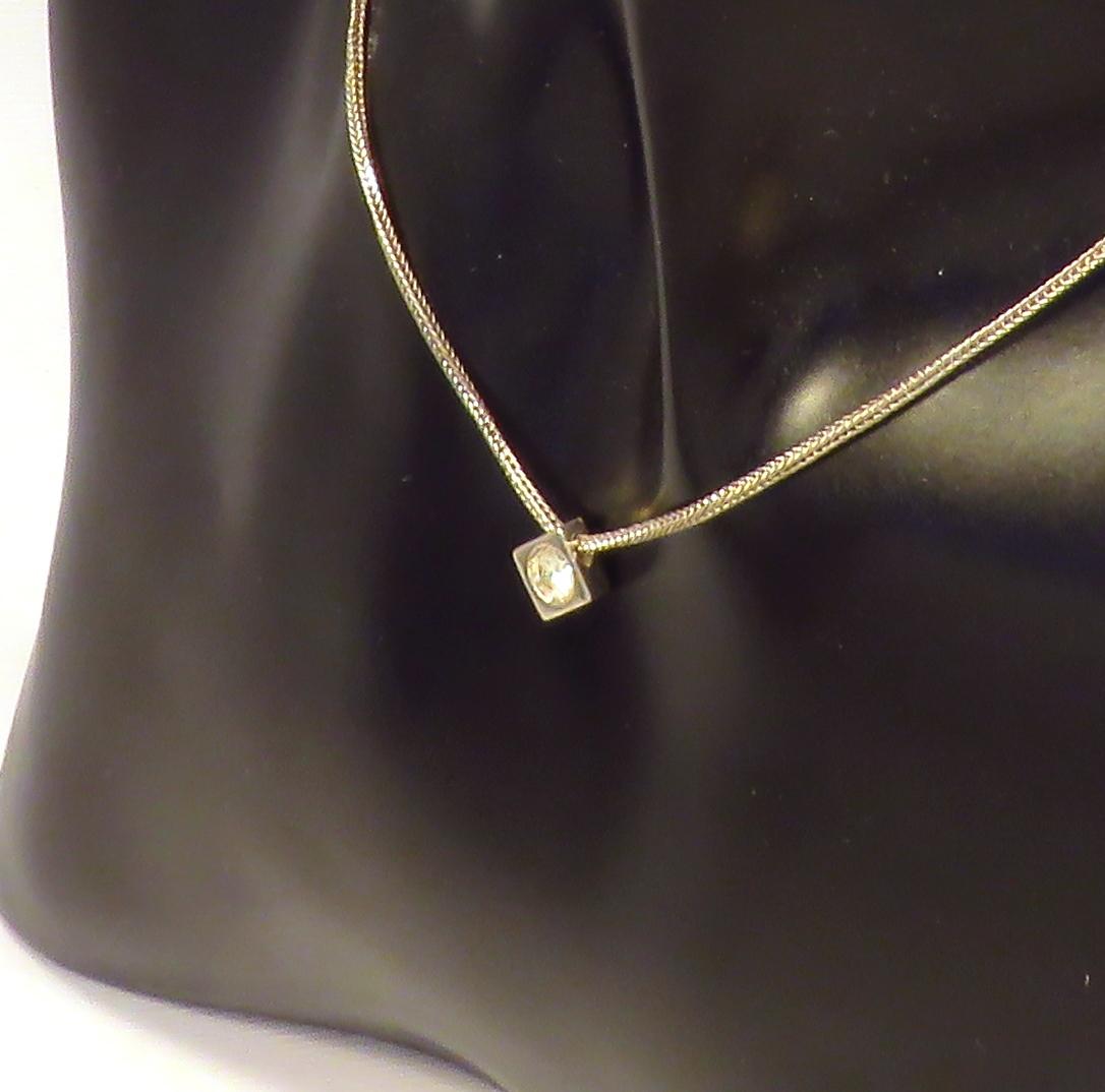 Brilliant Cut White Diamond 18 Karat White Gold Necklace Choker Handcrafted in Italy