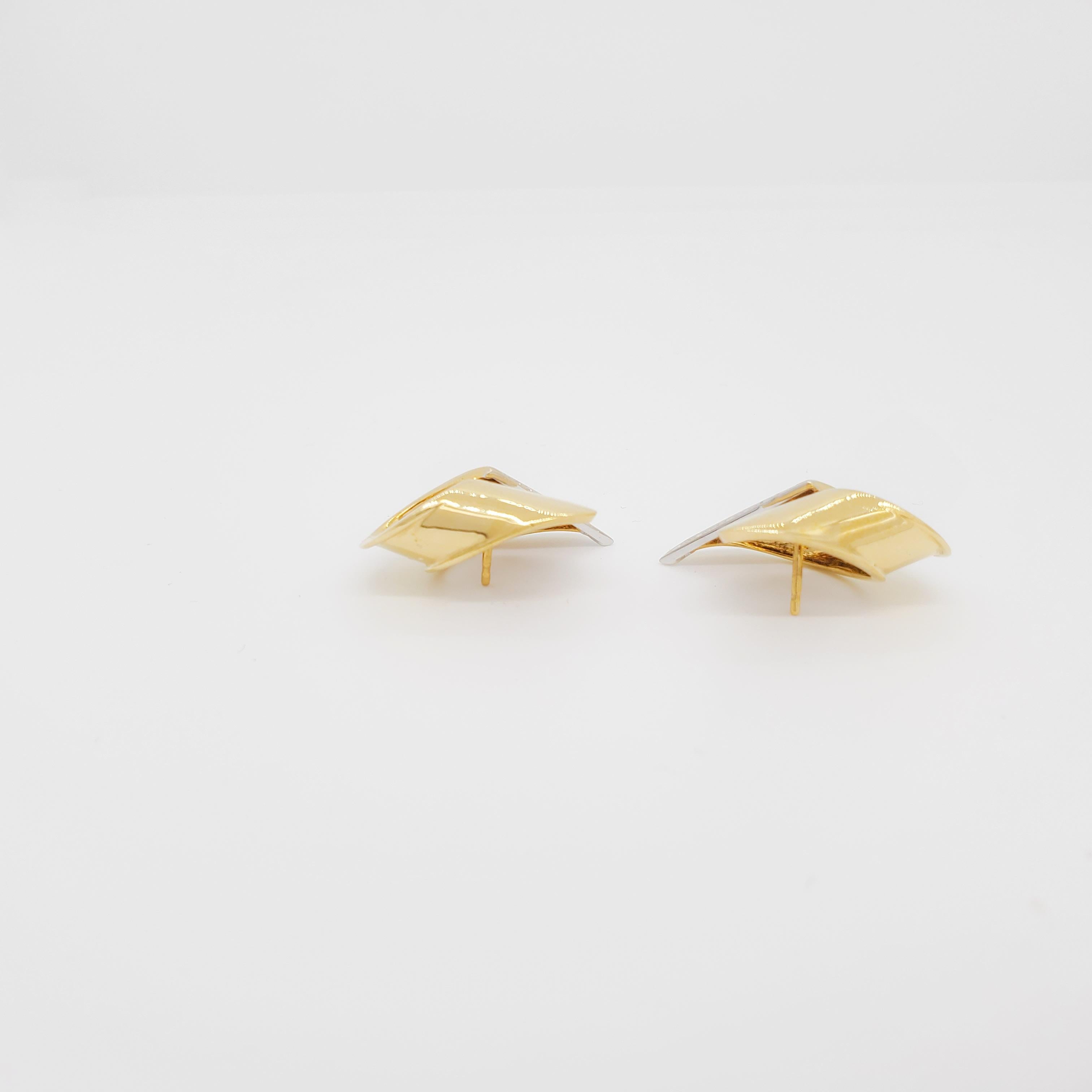 White Diamond and 18k Yellow Gold Earrings 4