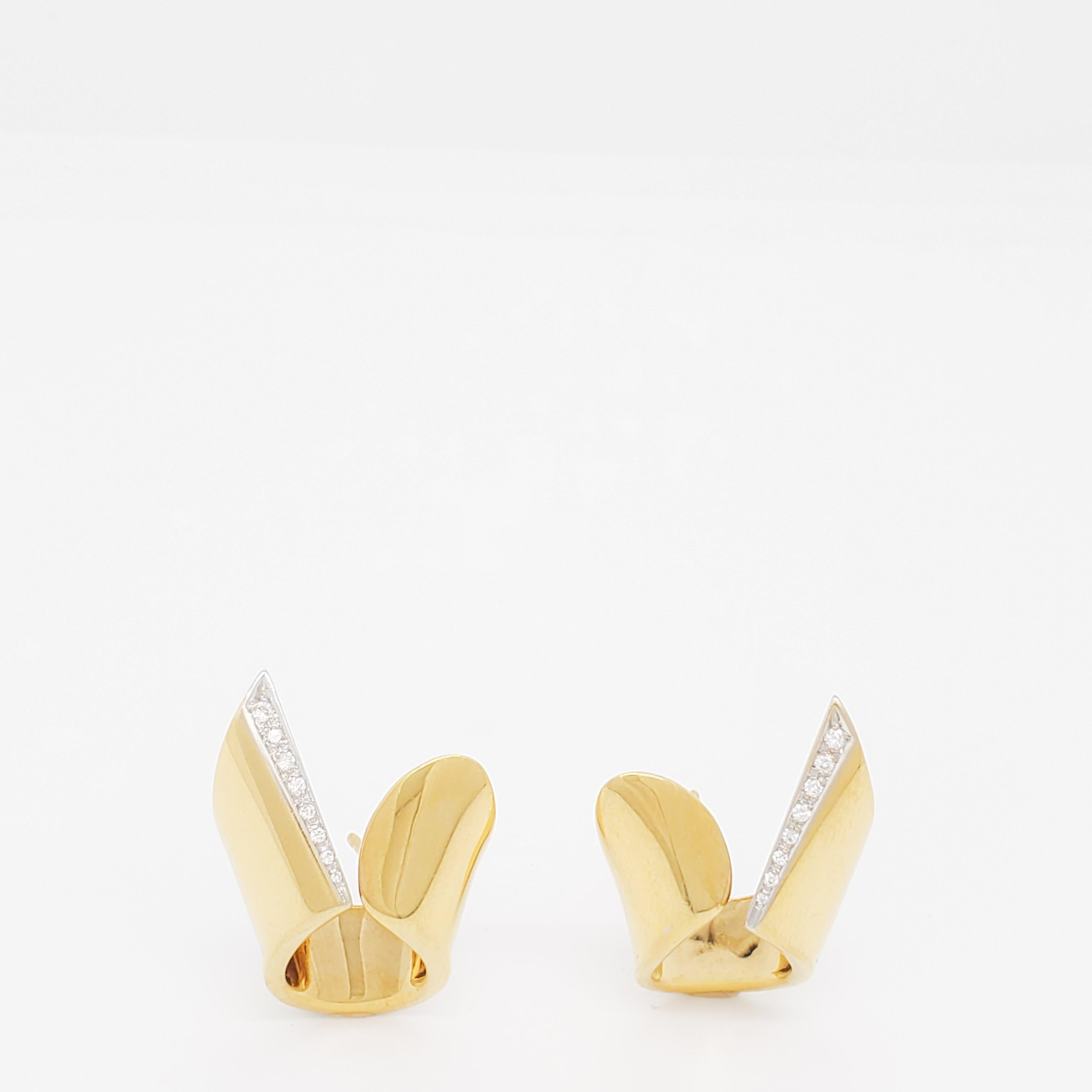 Women's or Men's White Diamond and 18k Yellow Gold Earrings