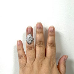 Weißer Diamant und blauer Saphir Art Deco Ring in 18 Weißgold