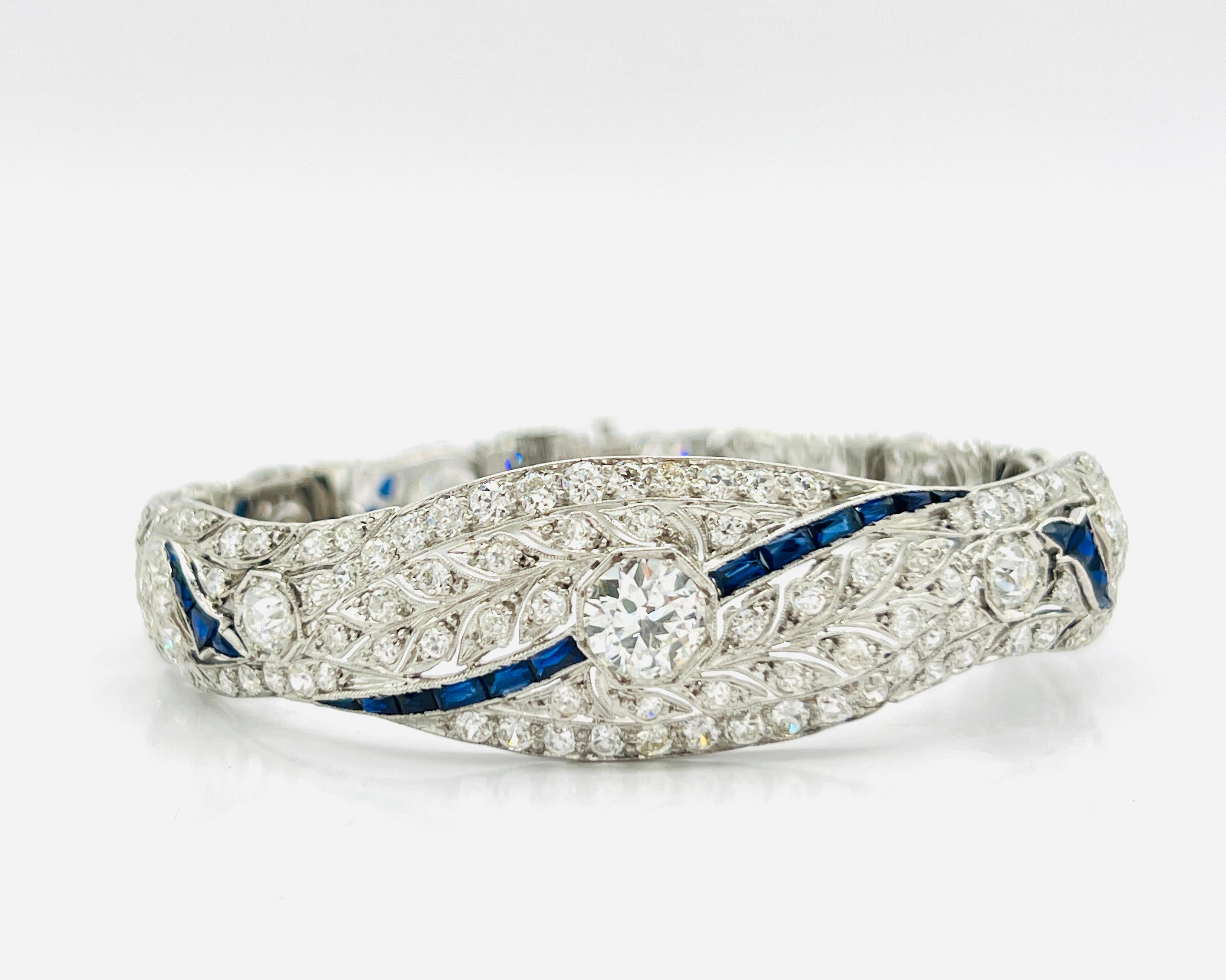 White Diamond and Blue Sapphire Bracelet in 18K white Gold
