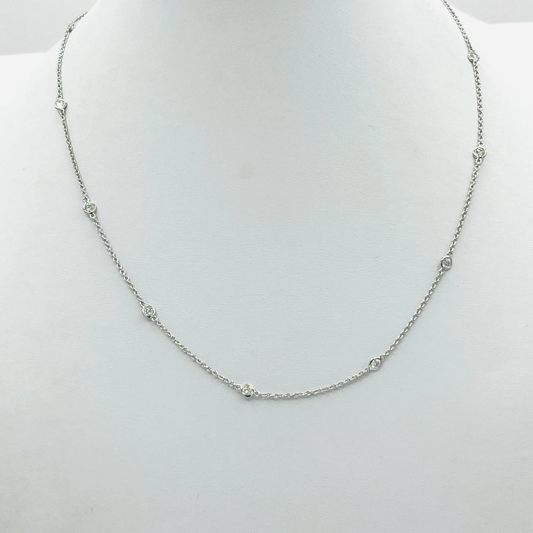 White Diamond and Chain Necklace in 14K White Gold In New Condition For Sale In Los Angeles, CA