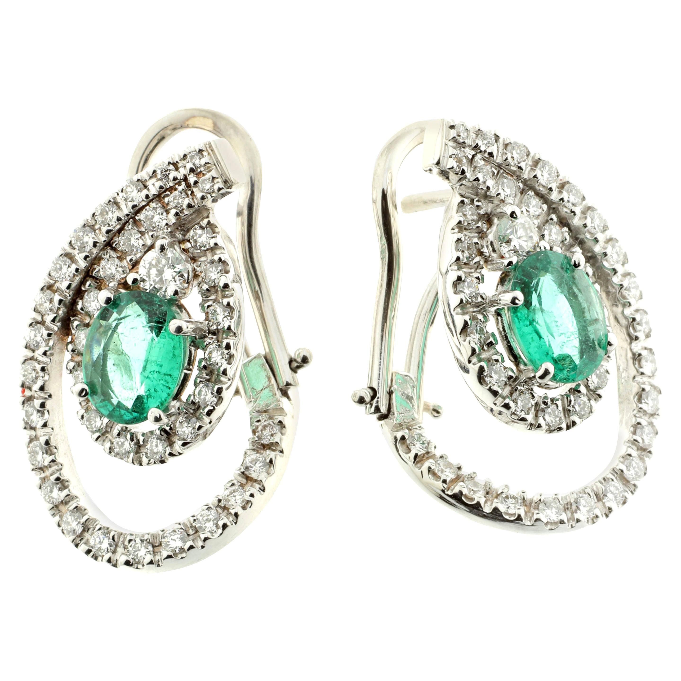 21st Century 18 Karat Gold G VS Diamond and Emerald Pear Shaped Earrings For Sale