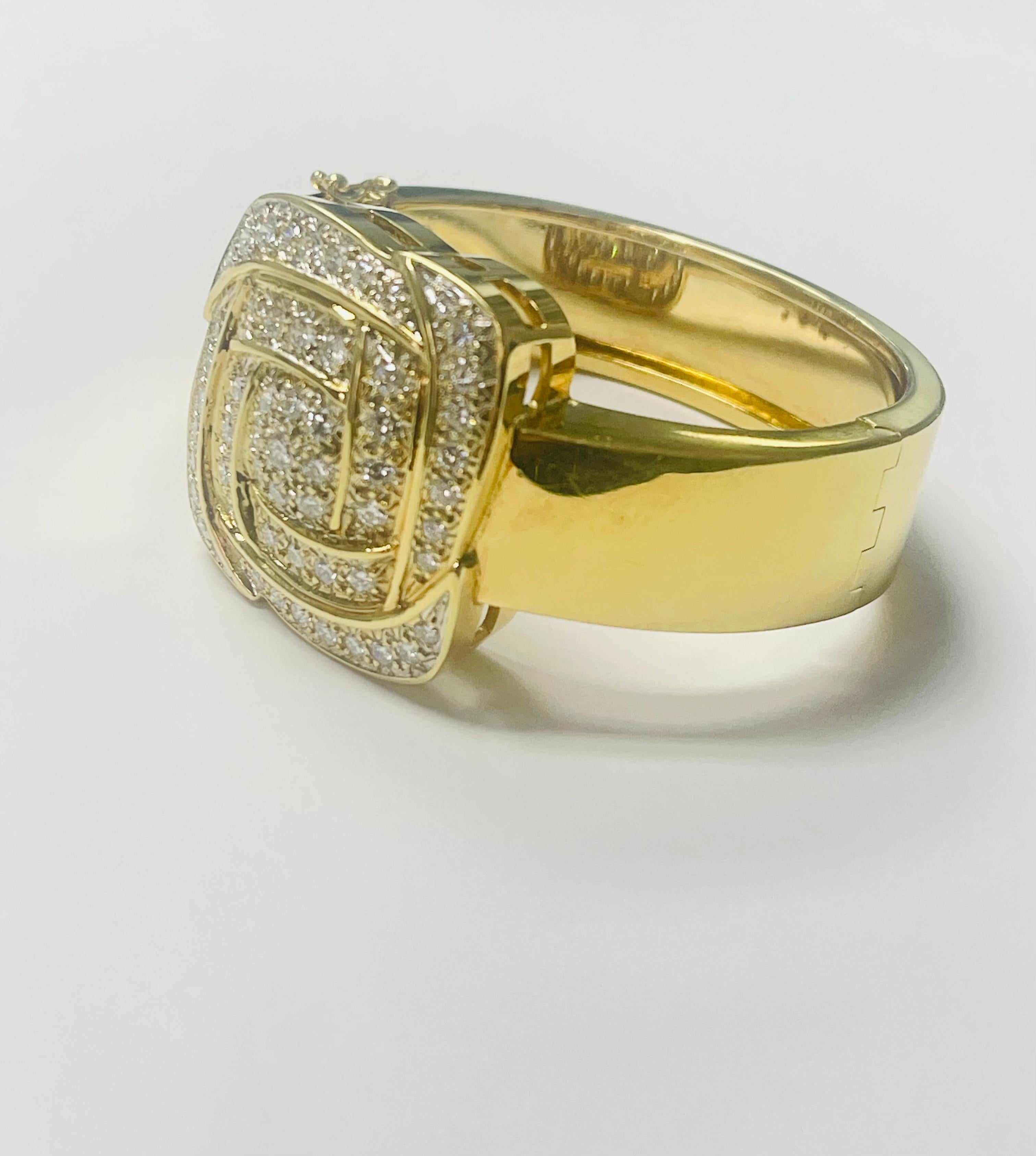White Diamond and Gold Bracelet In 18 Karat Gold. For Sale 3
