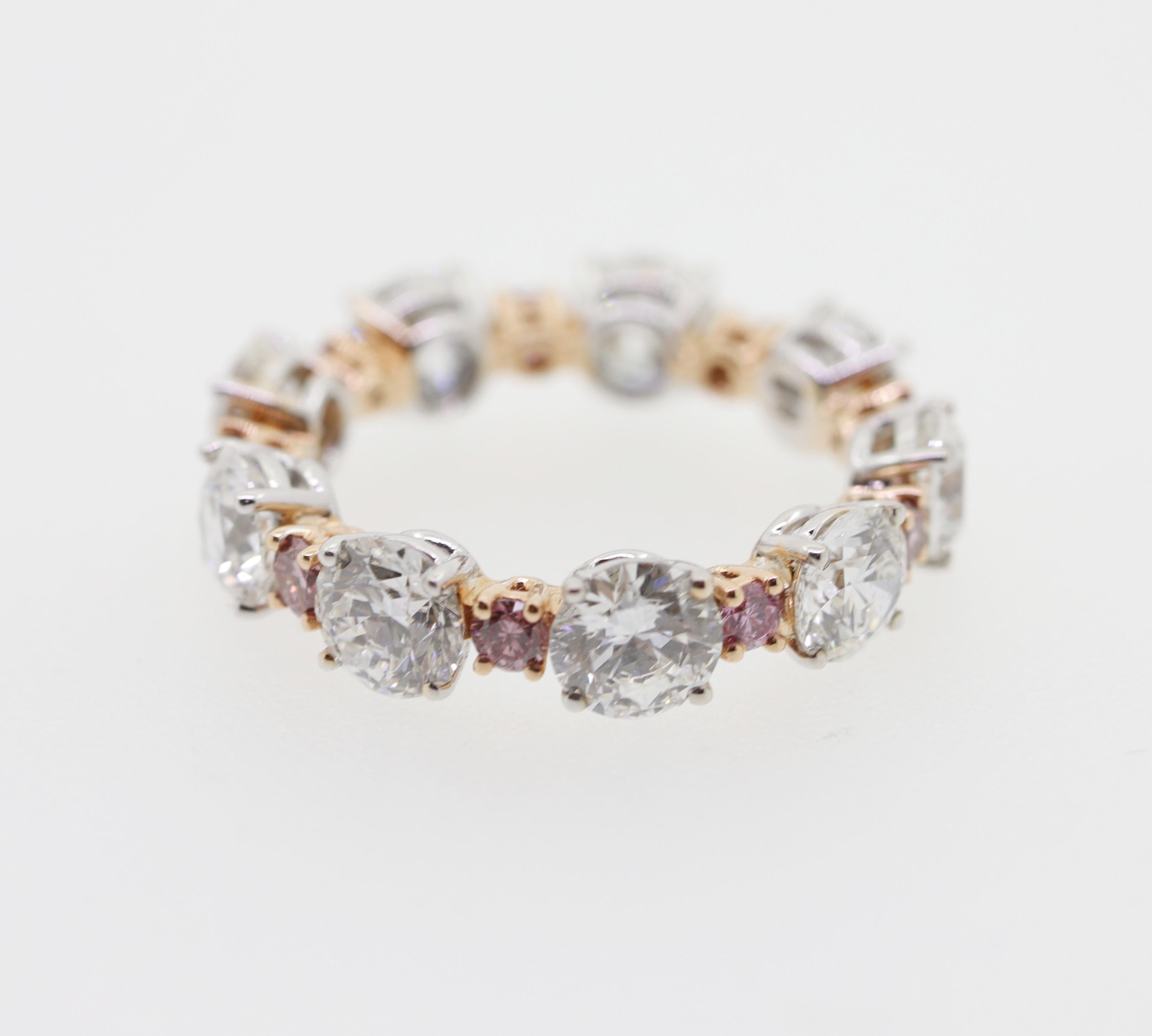 Women's White Diamond and Natural Pink Argyle Diamond Wedding Ring For Sale