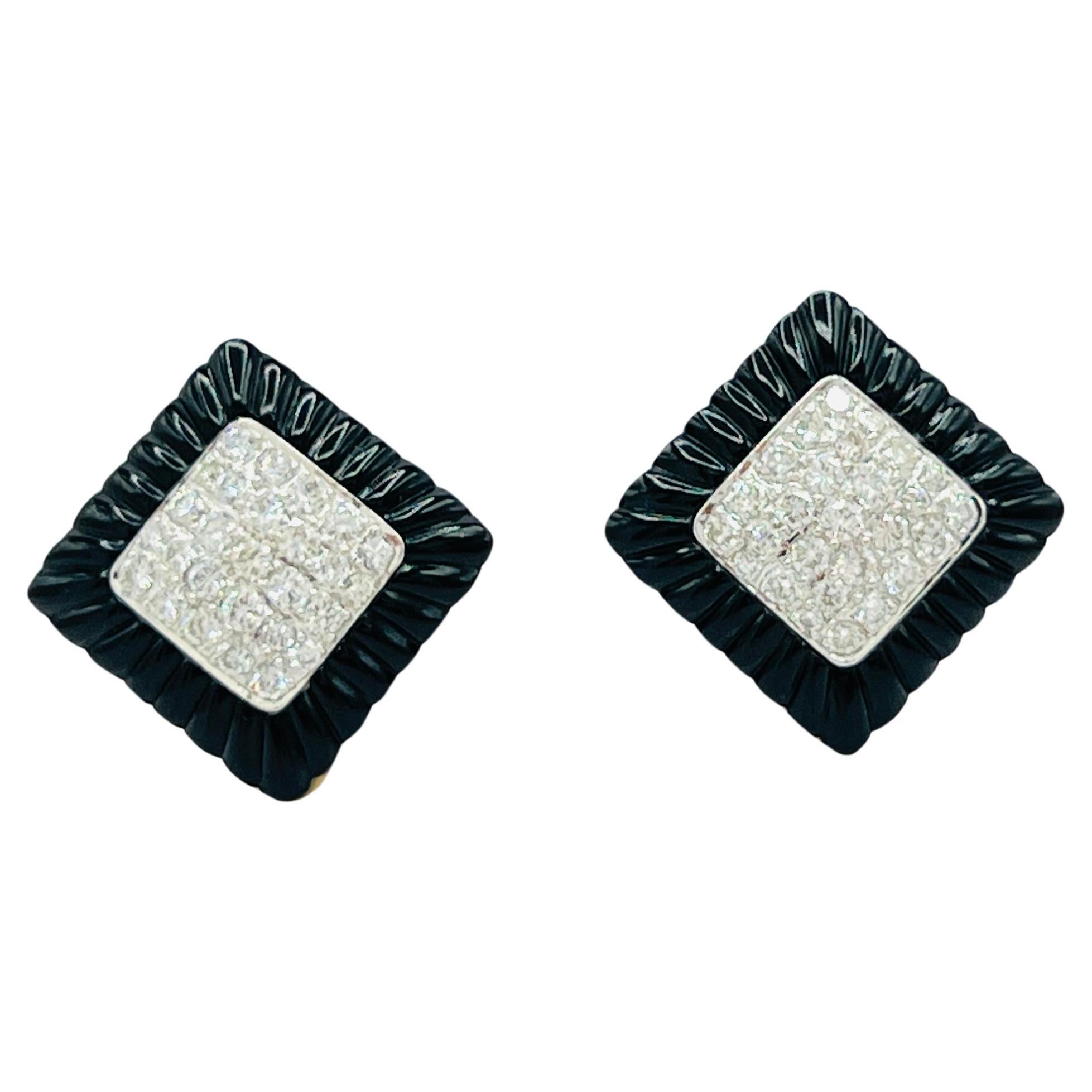 White Diamond and Onyx Fluted Earrings in 18K Yellow Gold