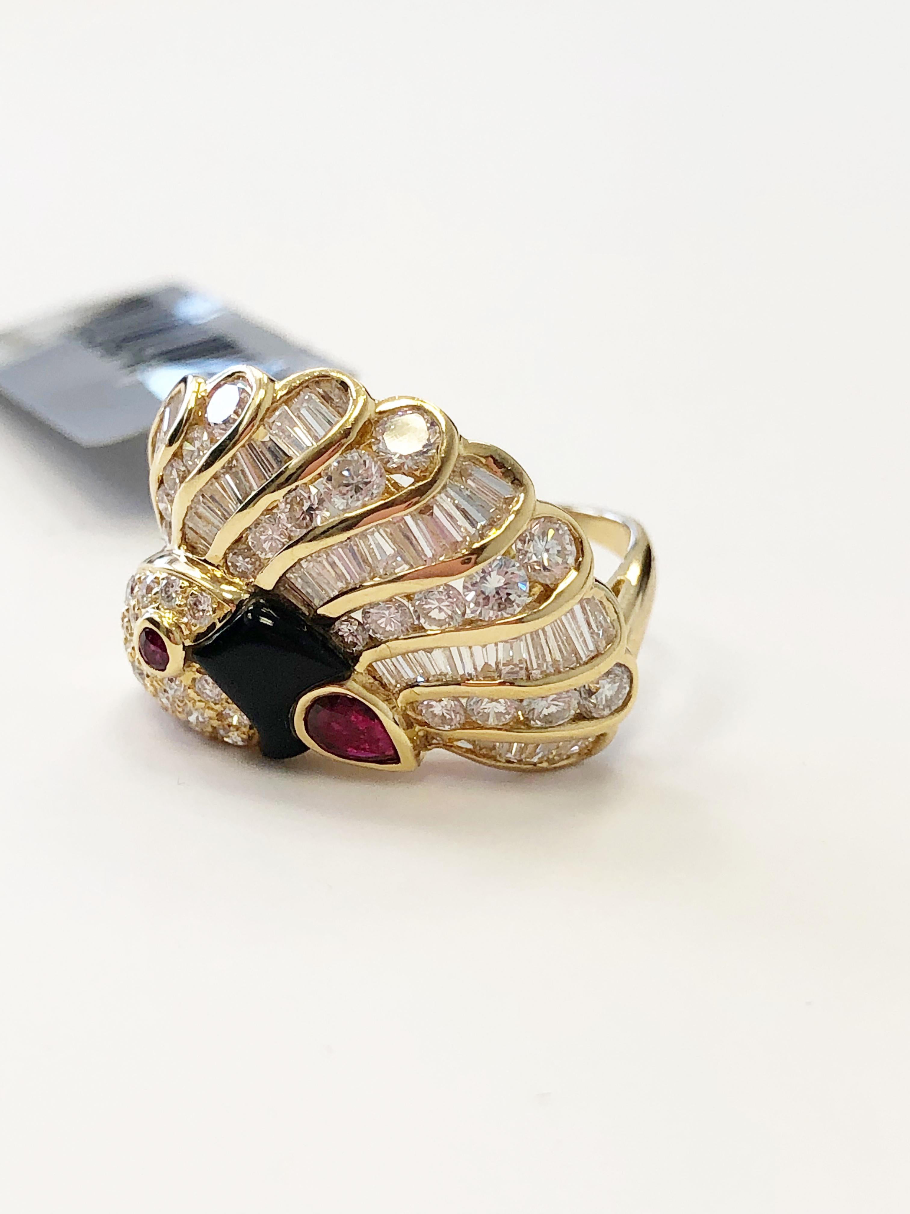 White Diamond and Ruby Peacock Cocktail Ring in 18 Karat Yellow Gold In New Condition In Los Angeles, CA