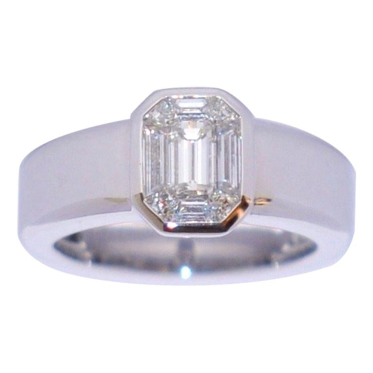 Women's White Diamond and White Gold 18 Karat Solitaire Ring