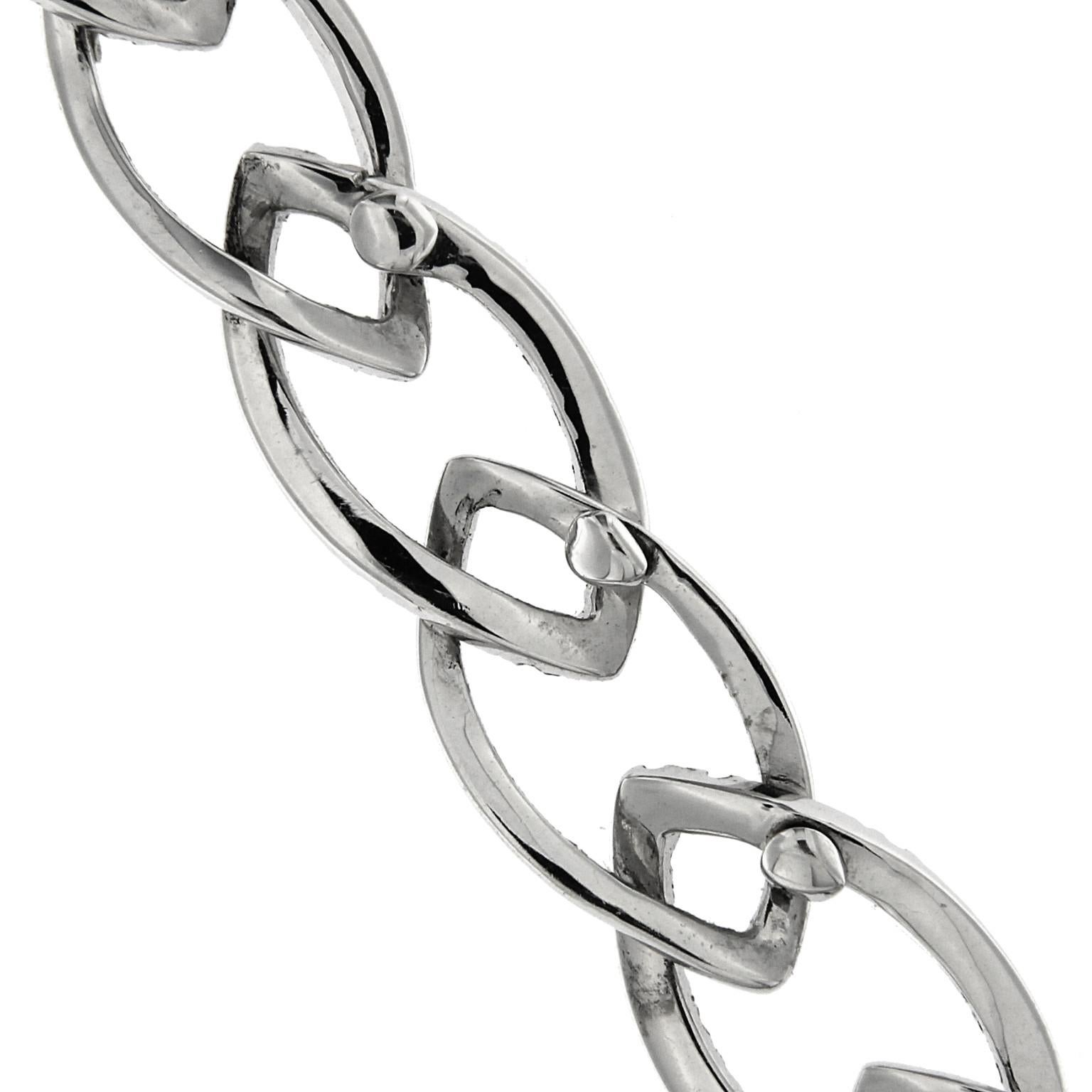 This exquisite necklace from the 