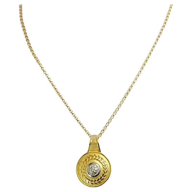 White gold medallion pendant Clearance