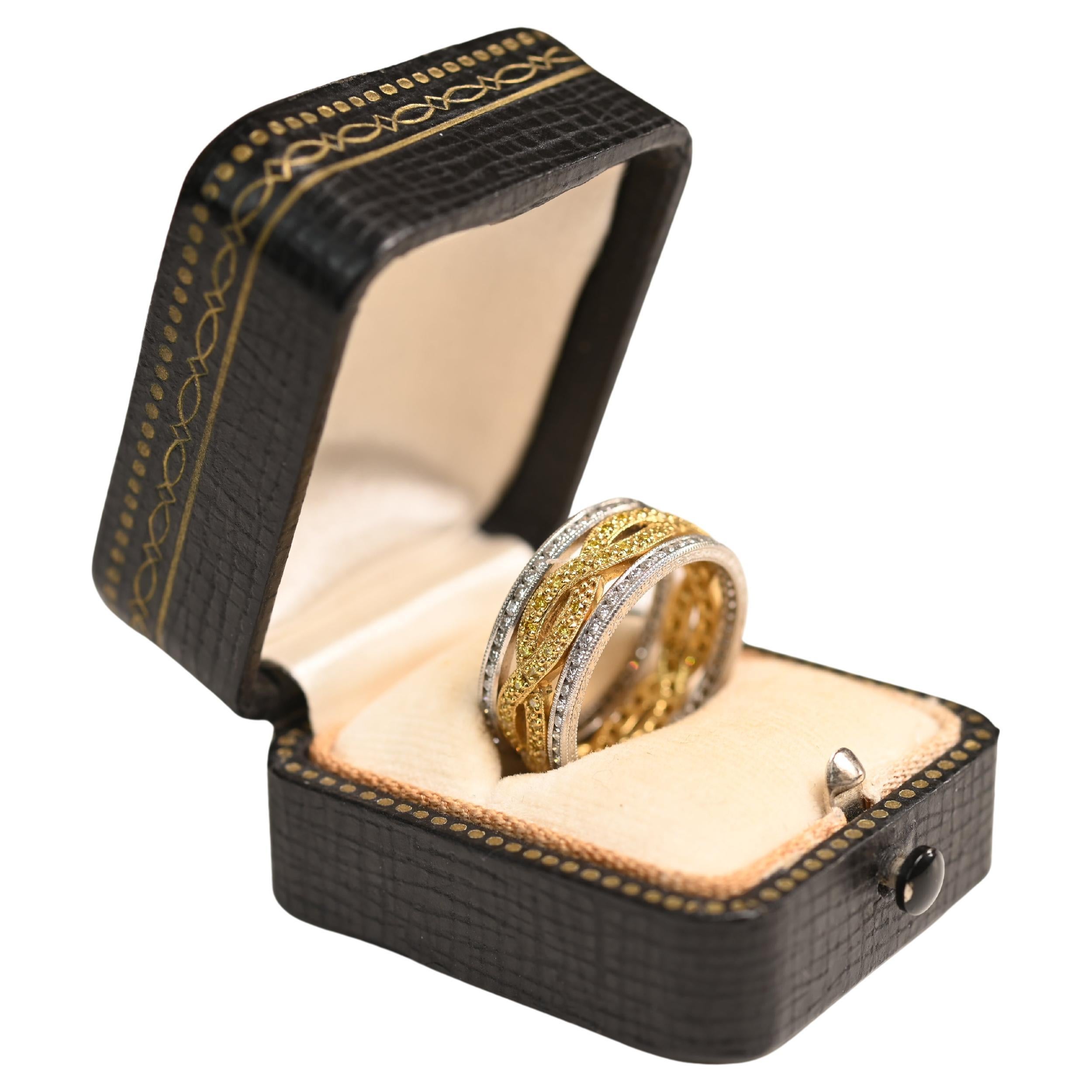 Bague avec diamant blanc (environ 0,7 carat) et diamant jaune (environ 0,6 carat) en vente