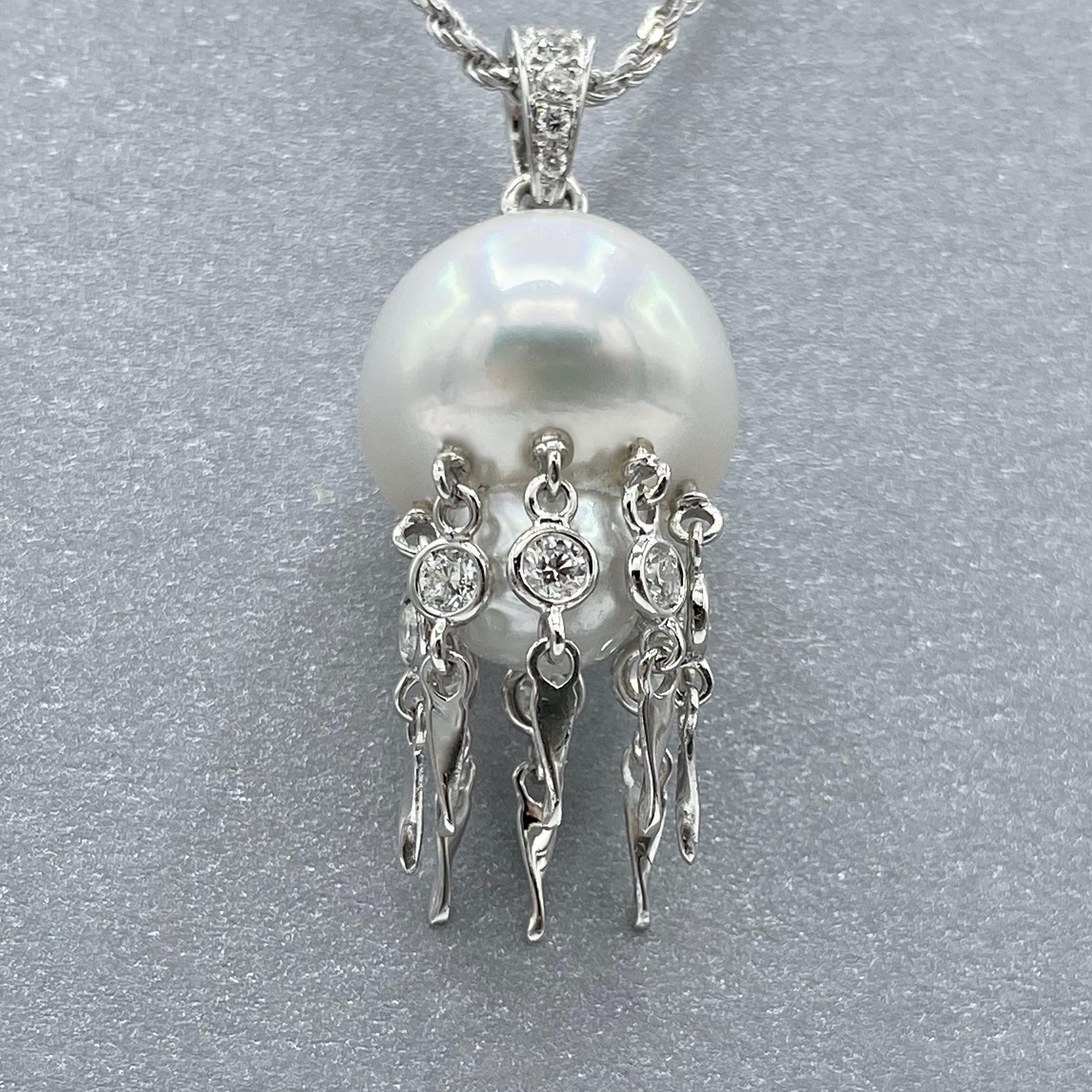 White Diamond Australian Pearl 18 Karat White Gold Pendant/Necklace Jellyfish In New Condition In Bussolengo, Verona