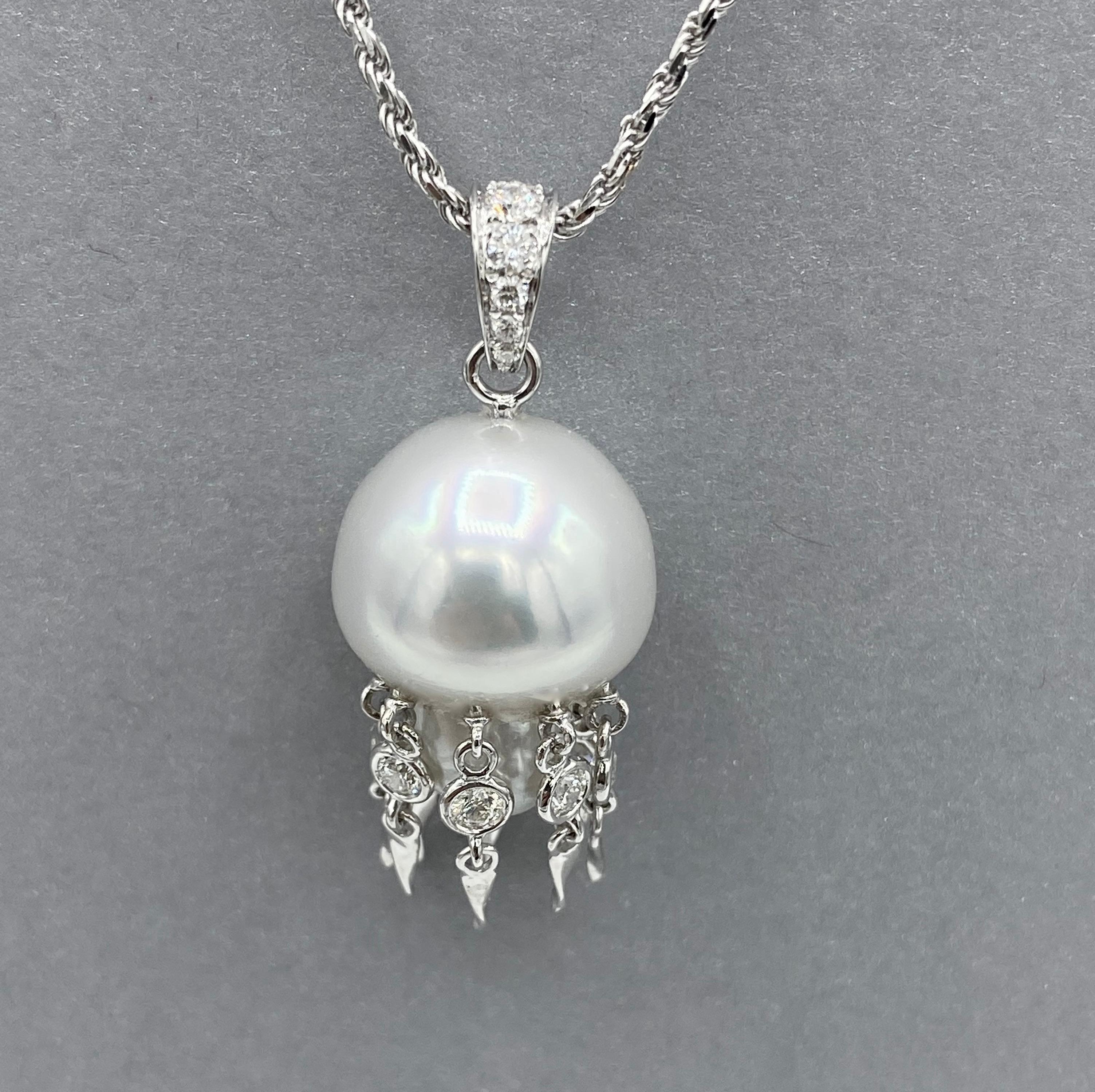 Women's White Diamond Australian Pearl 18 Karat White Gold Pendant/Necklace Jellyfish