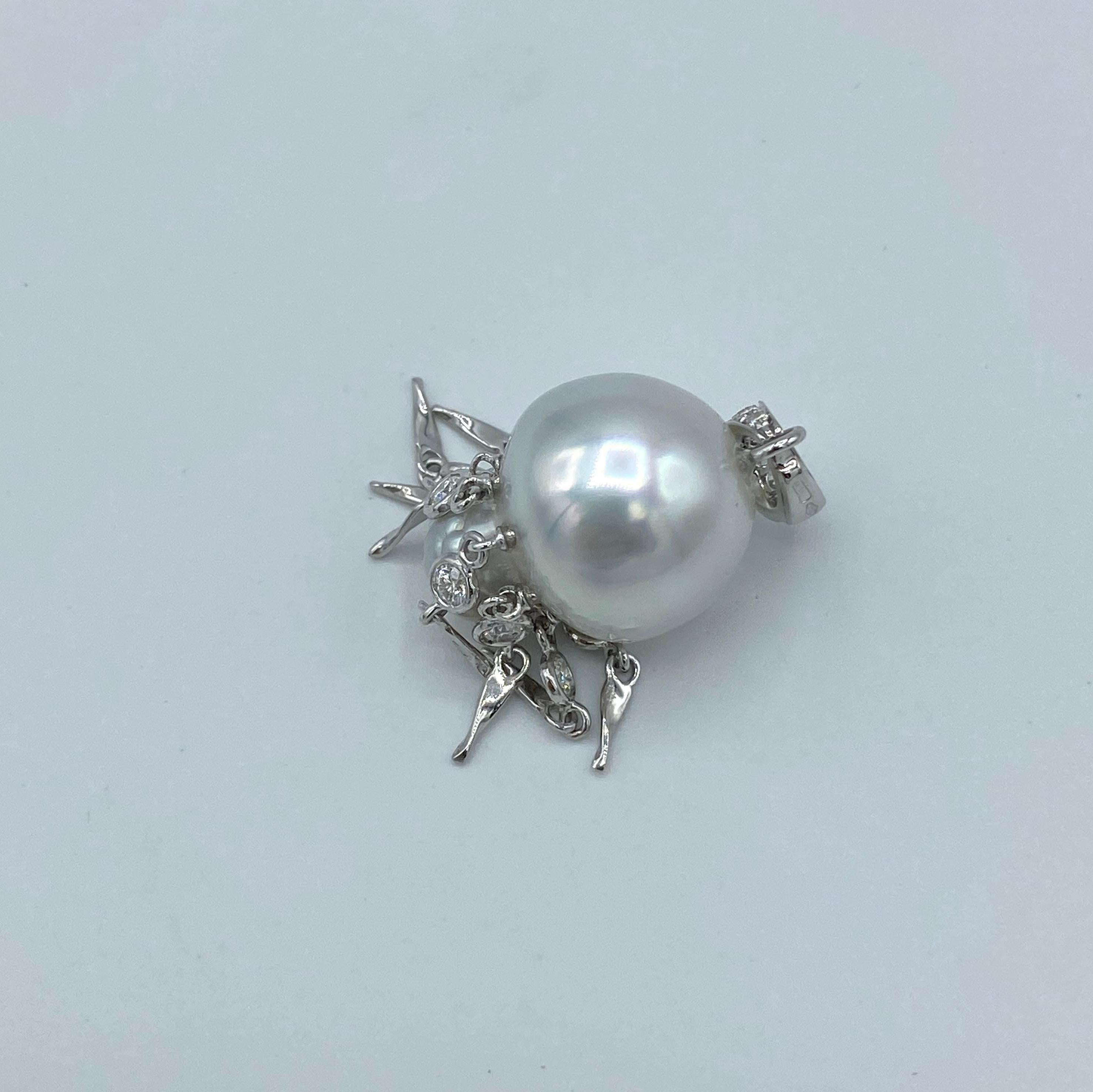 White Diamond Australian Pearl 18 Karat White Gold Pendant/Necklace Jellyfish 2