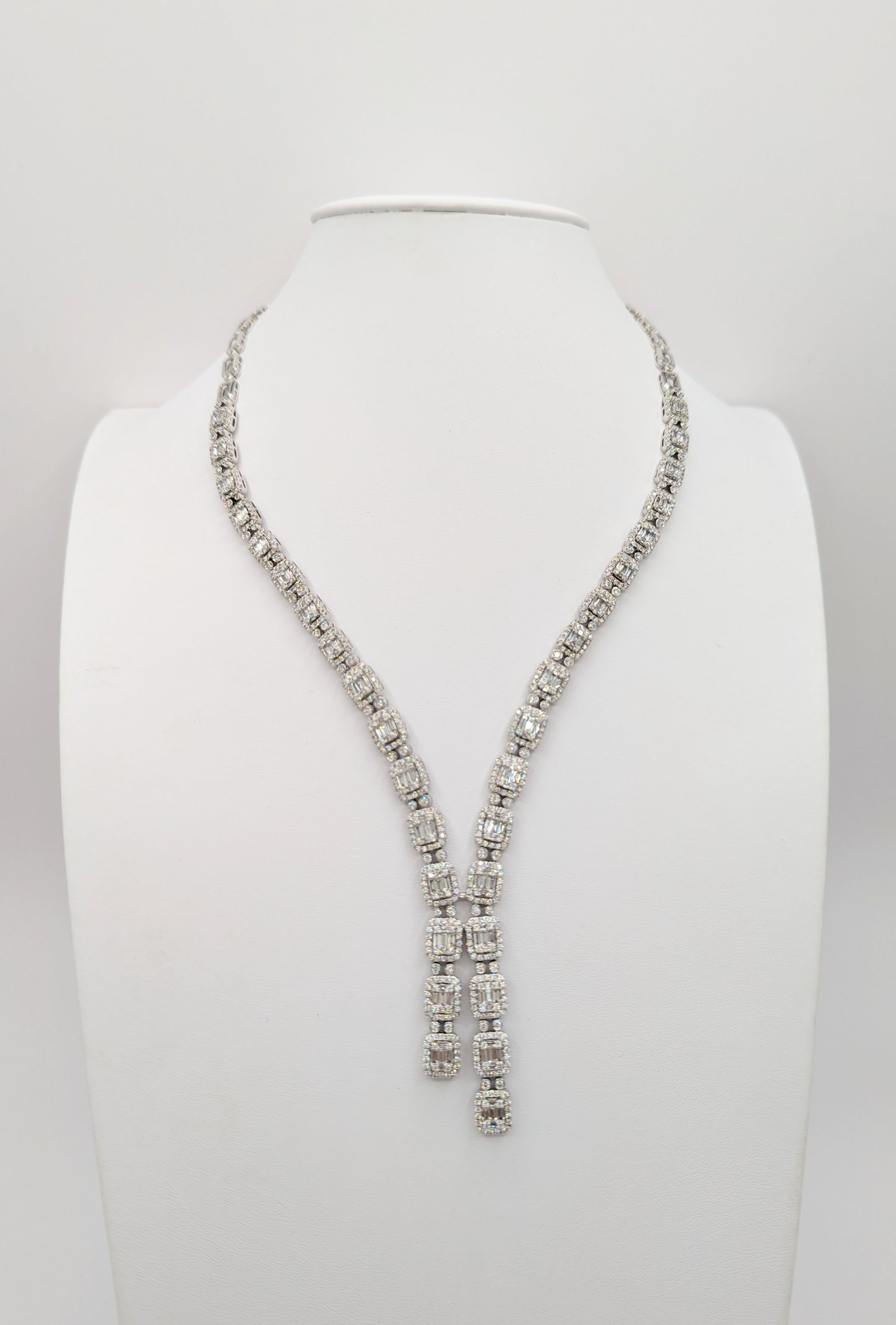 White Diamond Baguette and Round Necklace in 18 Karat White Gold In New Condition For Sale In Los Angeles, CA